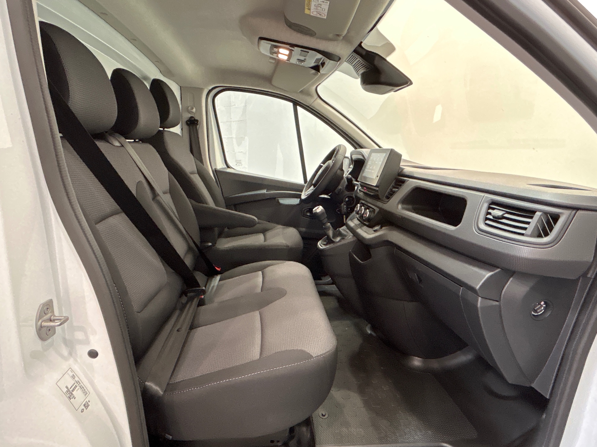 RENAULT TRAFIC FOURGON FG BLUE DCI 130 L1H1 2T8 GSR2 ADVANCE