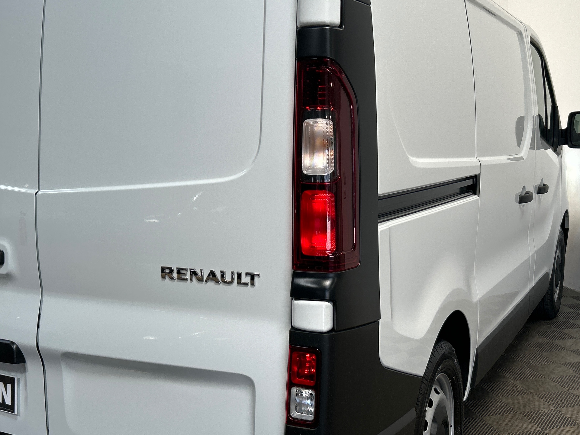 RENAULT TRAFIC FOURGON FG BLUE DCI 130 L1H1 2T8 GSR2 ADVANCE