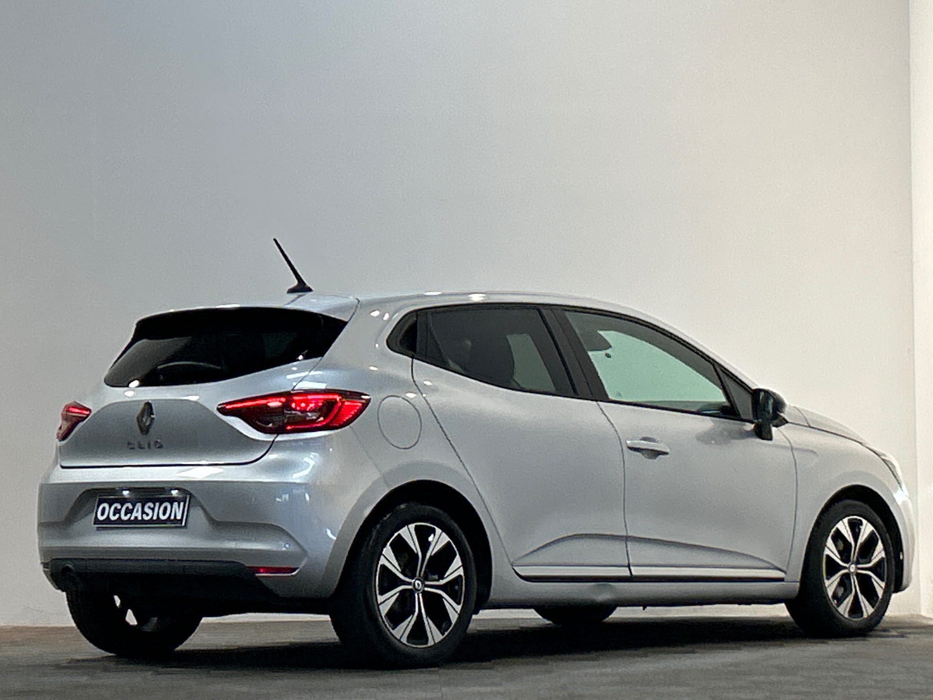 RENAULT CLIO V TCe 90 - 21 Zen