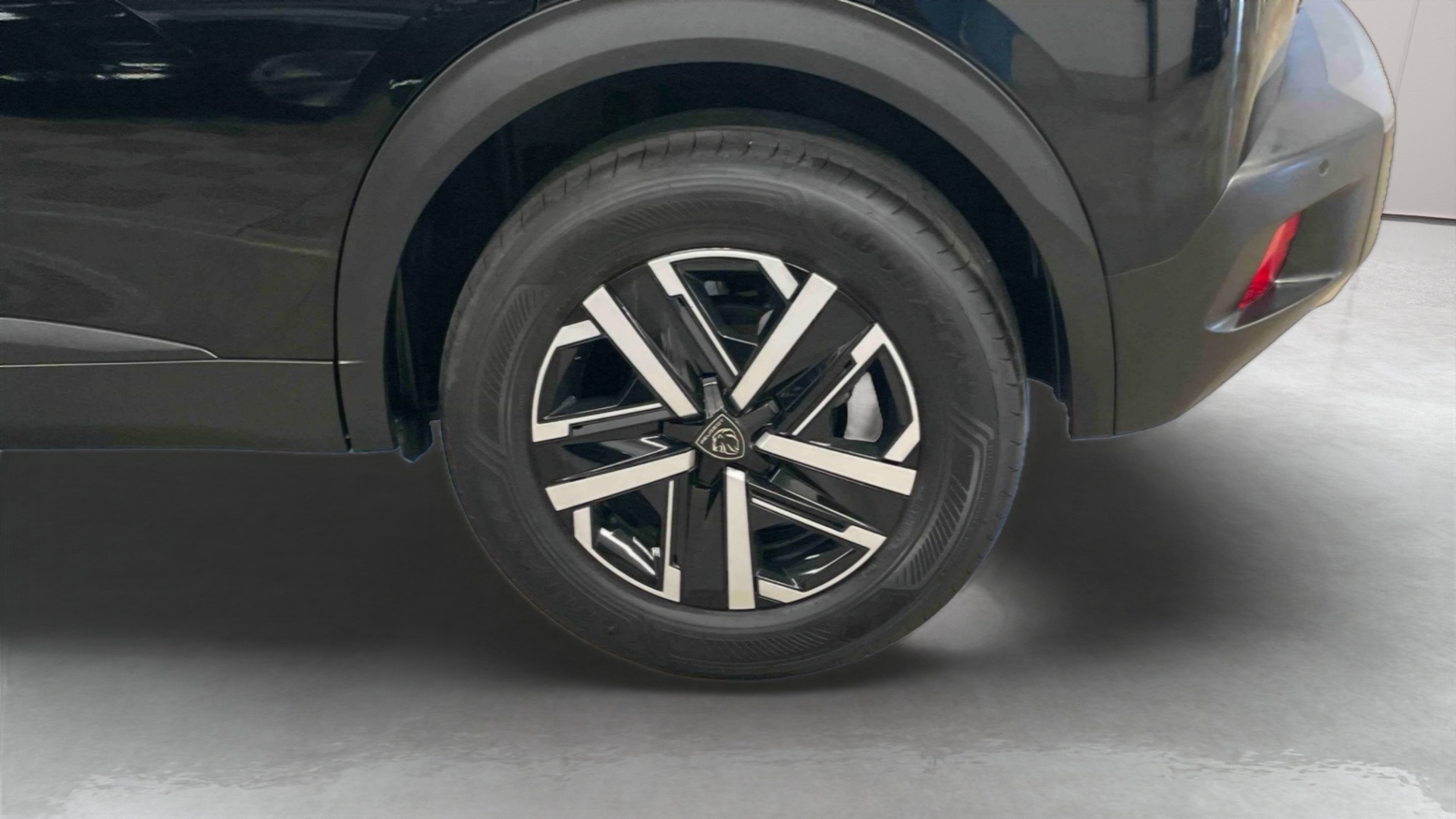 PEUGEOT 2008 Hybrid 145 e-DCS6 Style
