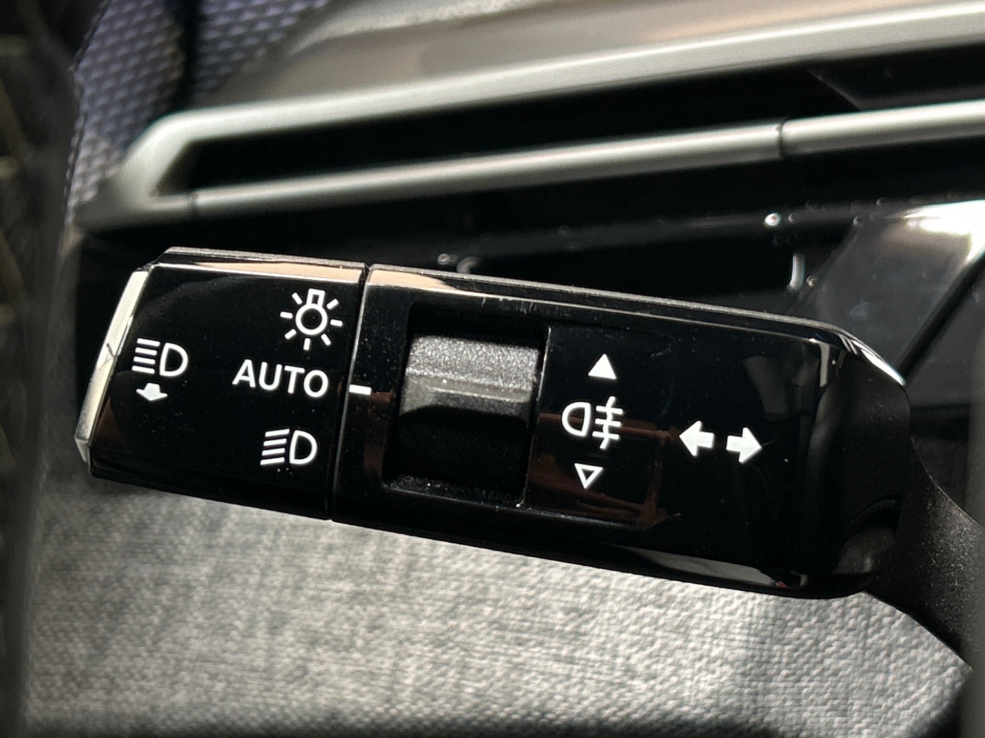 PEUGEOT 3008 Hybrid 145 e-DCS6 GT