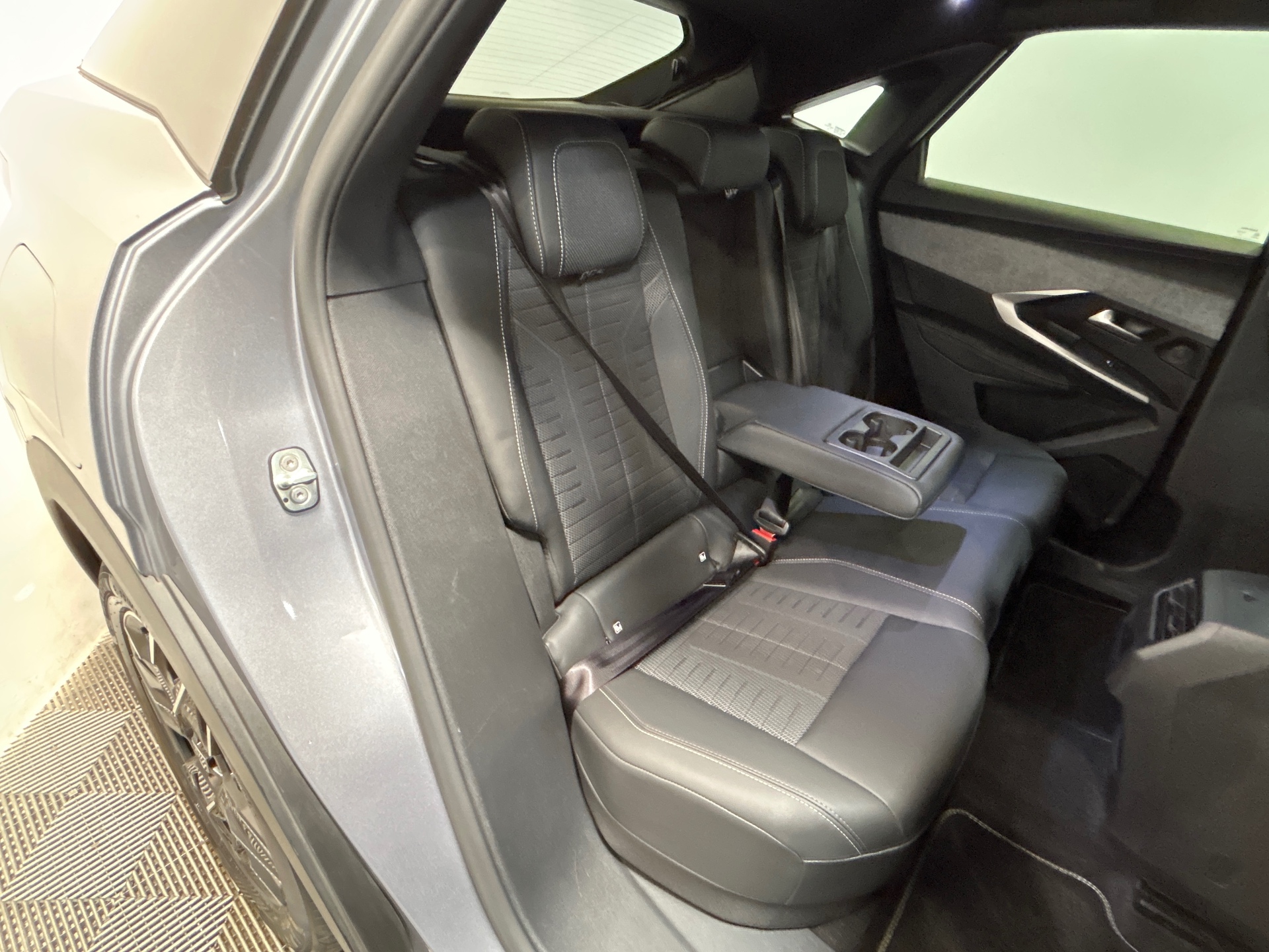 PEUGEOT 3008 Hybrid 145 e-DCS6 GT