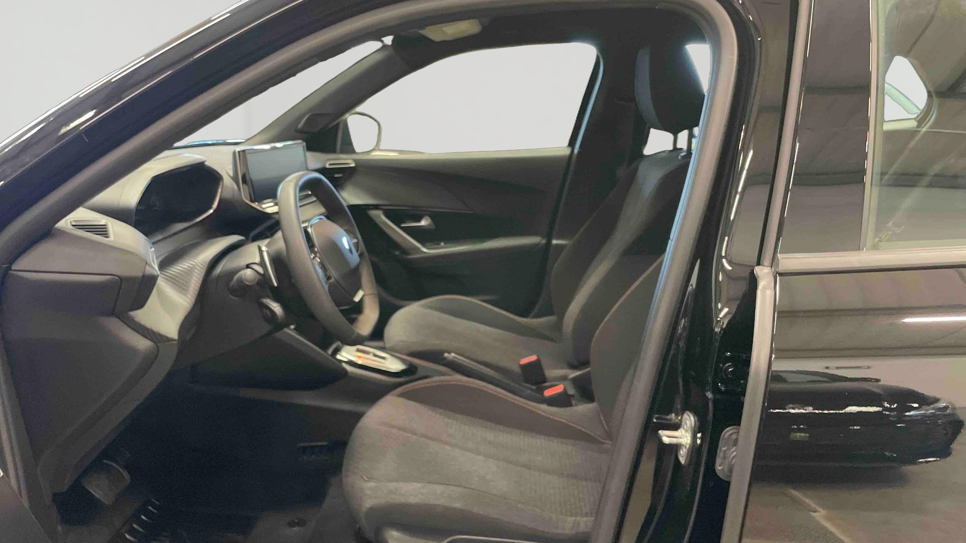 PEUGEOT 2008 Hybrid 145 e-DCS6 Style