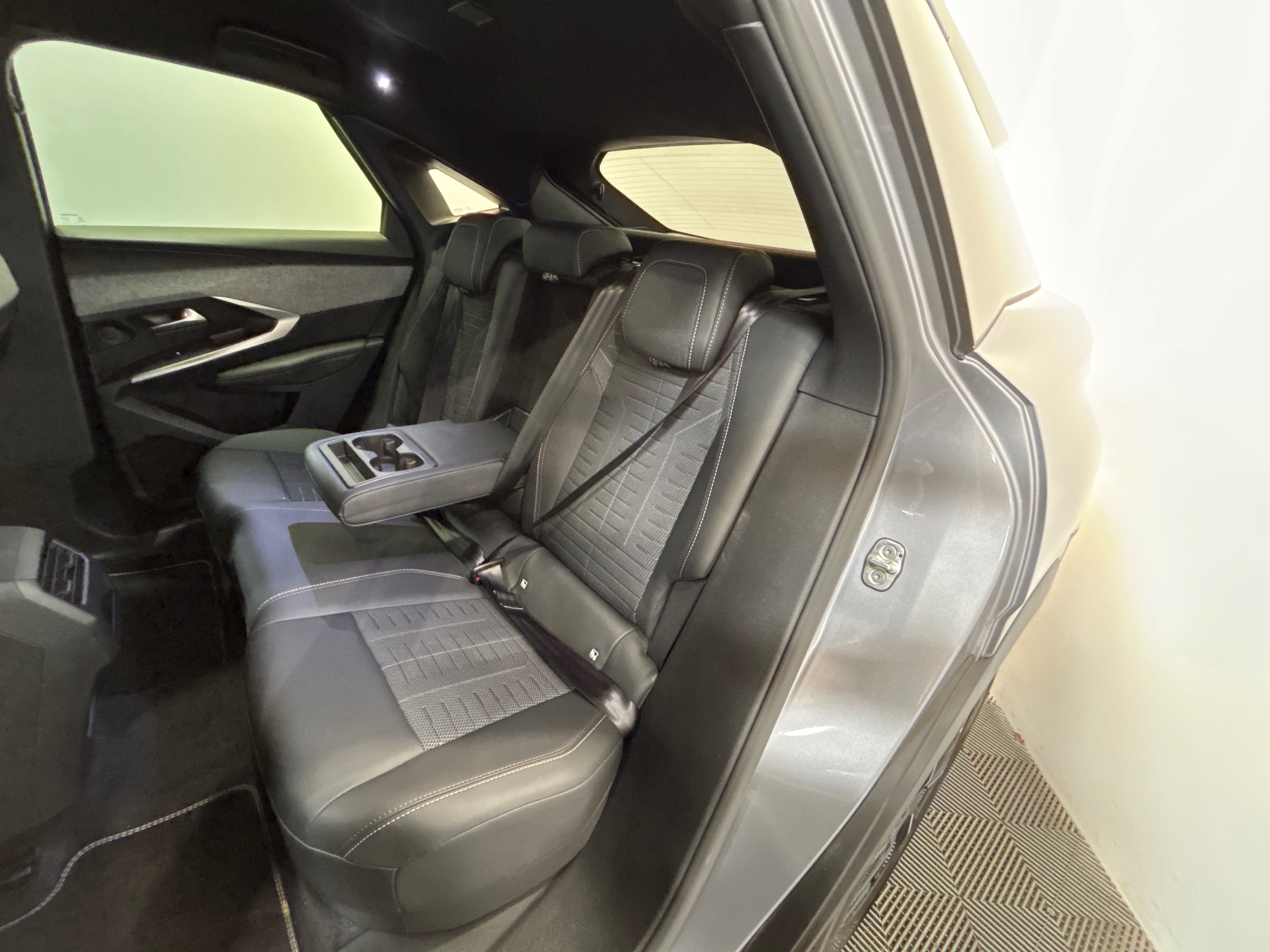PEUGEOT 3008 Hybrid 145 e-DCS6 GT