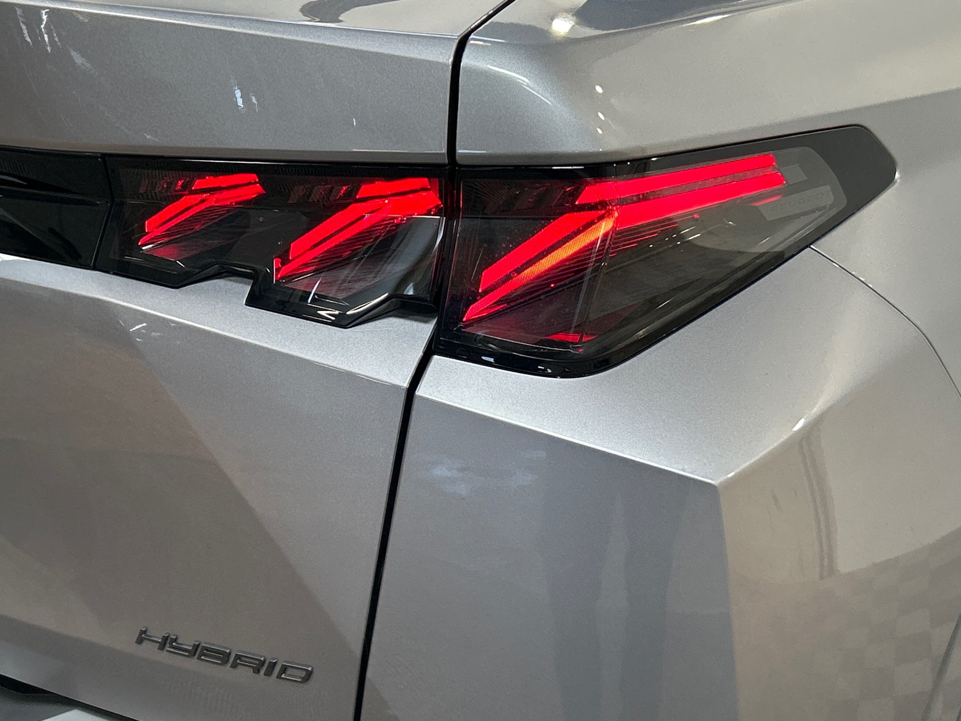PEUGEOT 3008 Hybrid 145 e-DCS6 GT