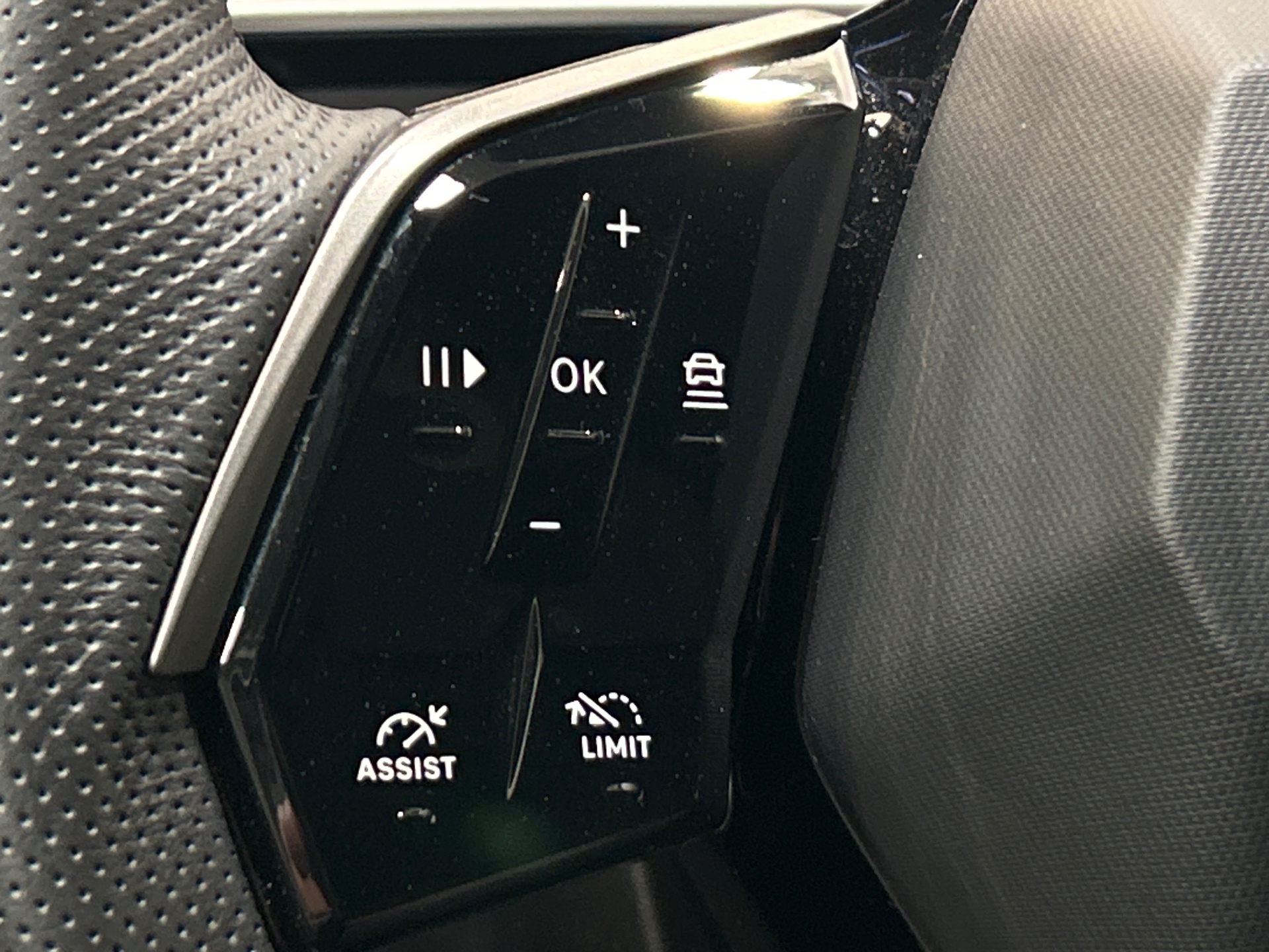 PEUGEOT 3008 Hybrid 145 e-DCS6 GT