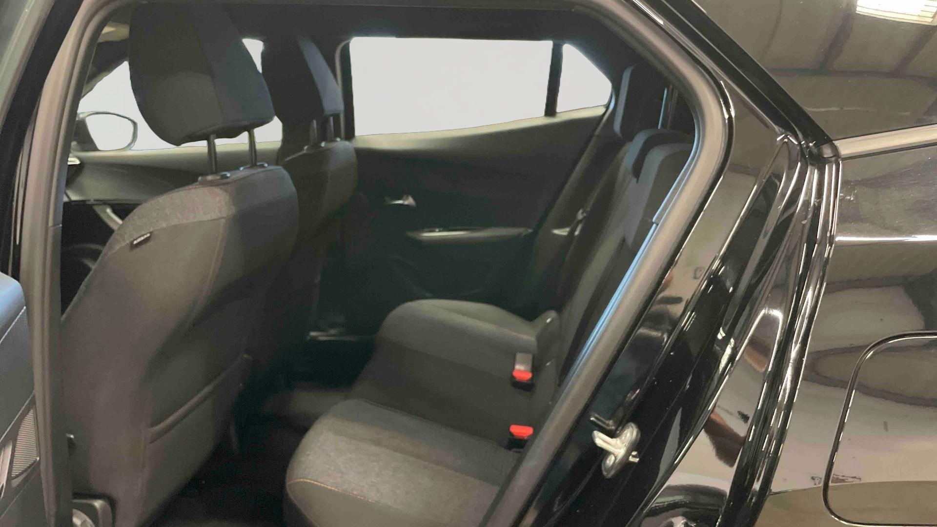 PEUGEOT 2008 Hybrid 145 e-DCS6 Style