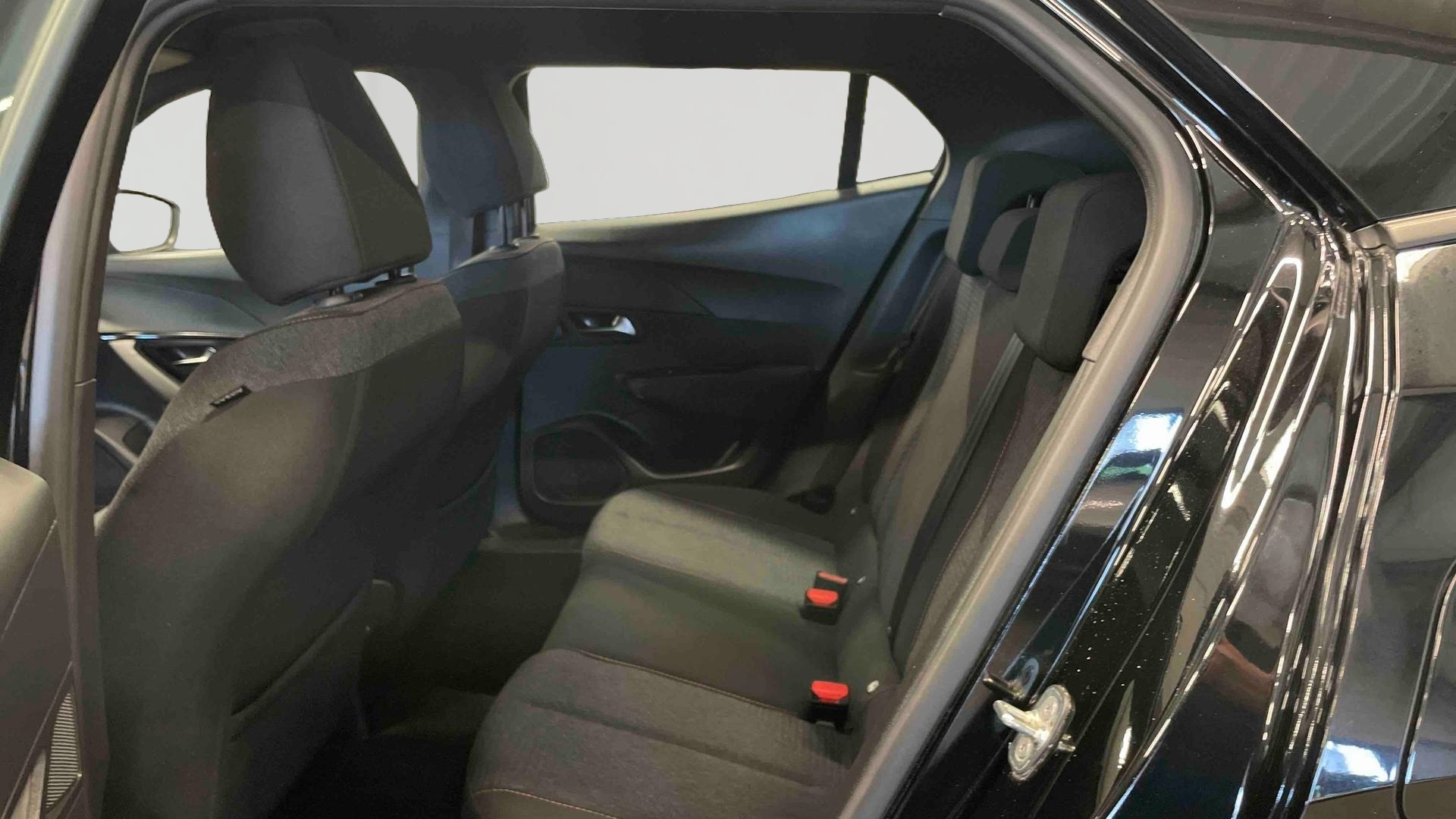 PEUGEOT 2008 Hybrid 145 e-DCS6 Style