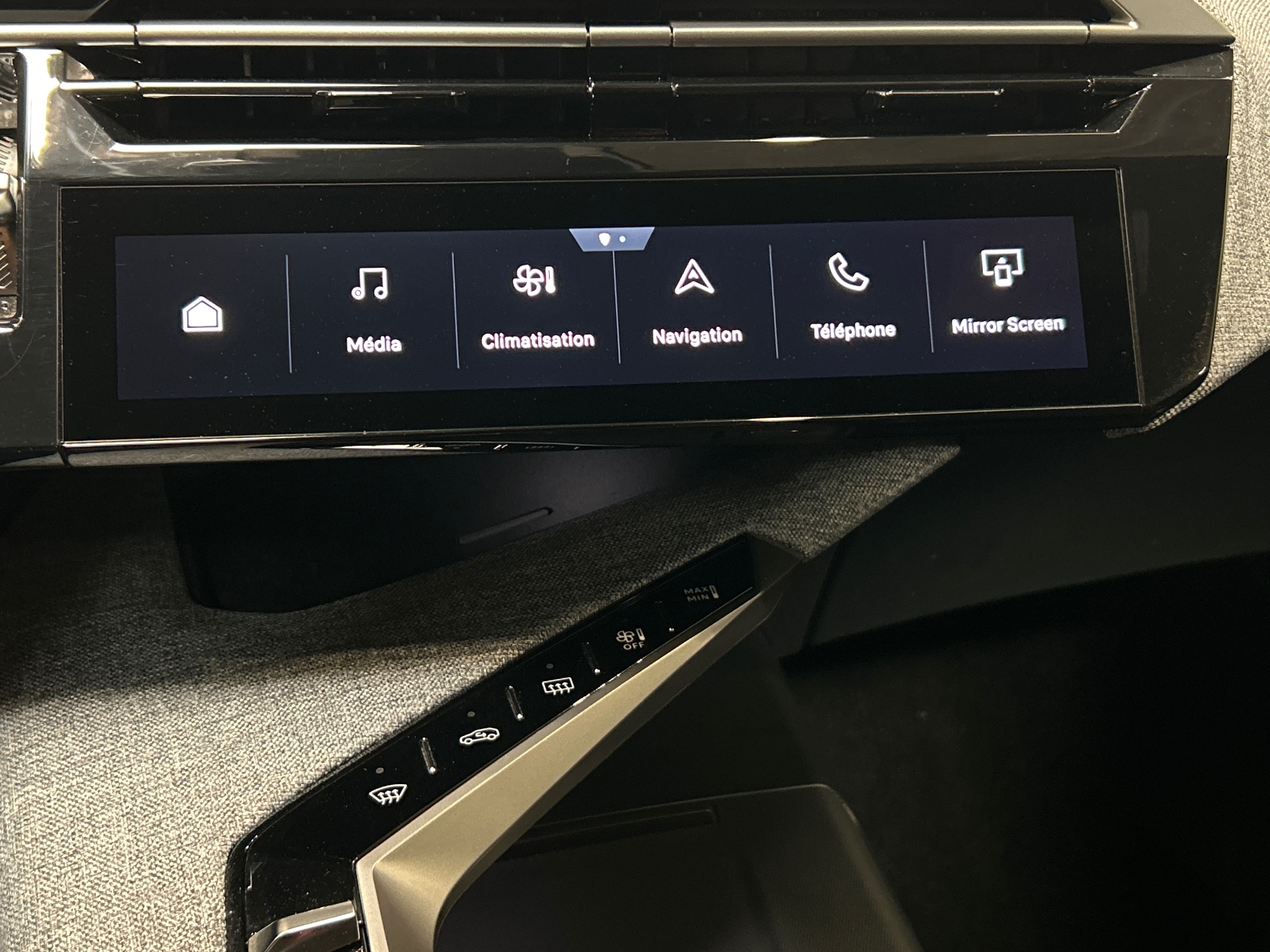 PEUGEOT 3008 Hybrid 145 e-DCS6 GT
