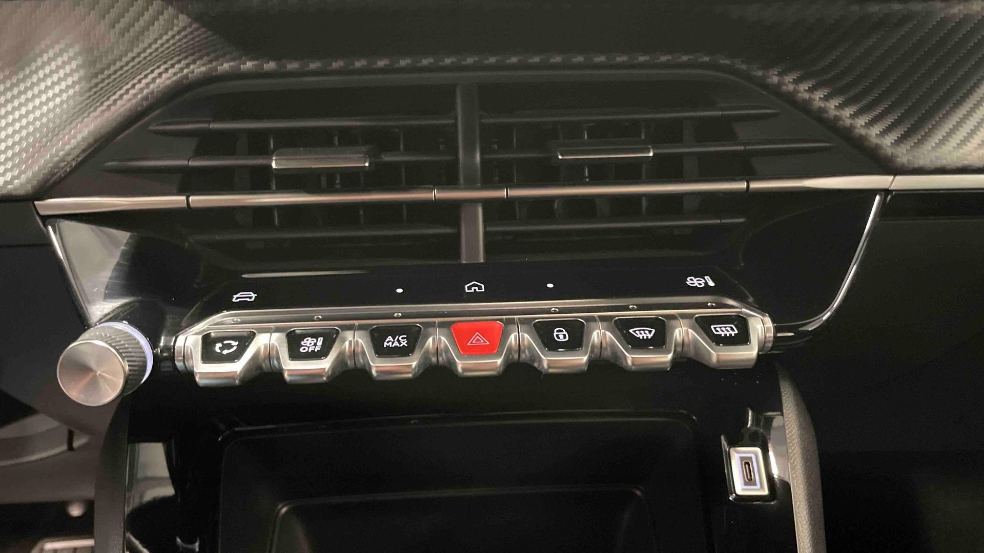 PEUGEOT 2008 Hybrid 145 e-DCS6 Style