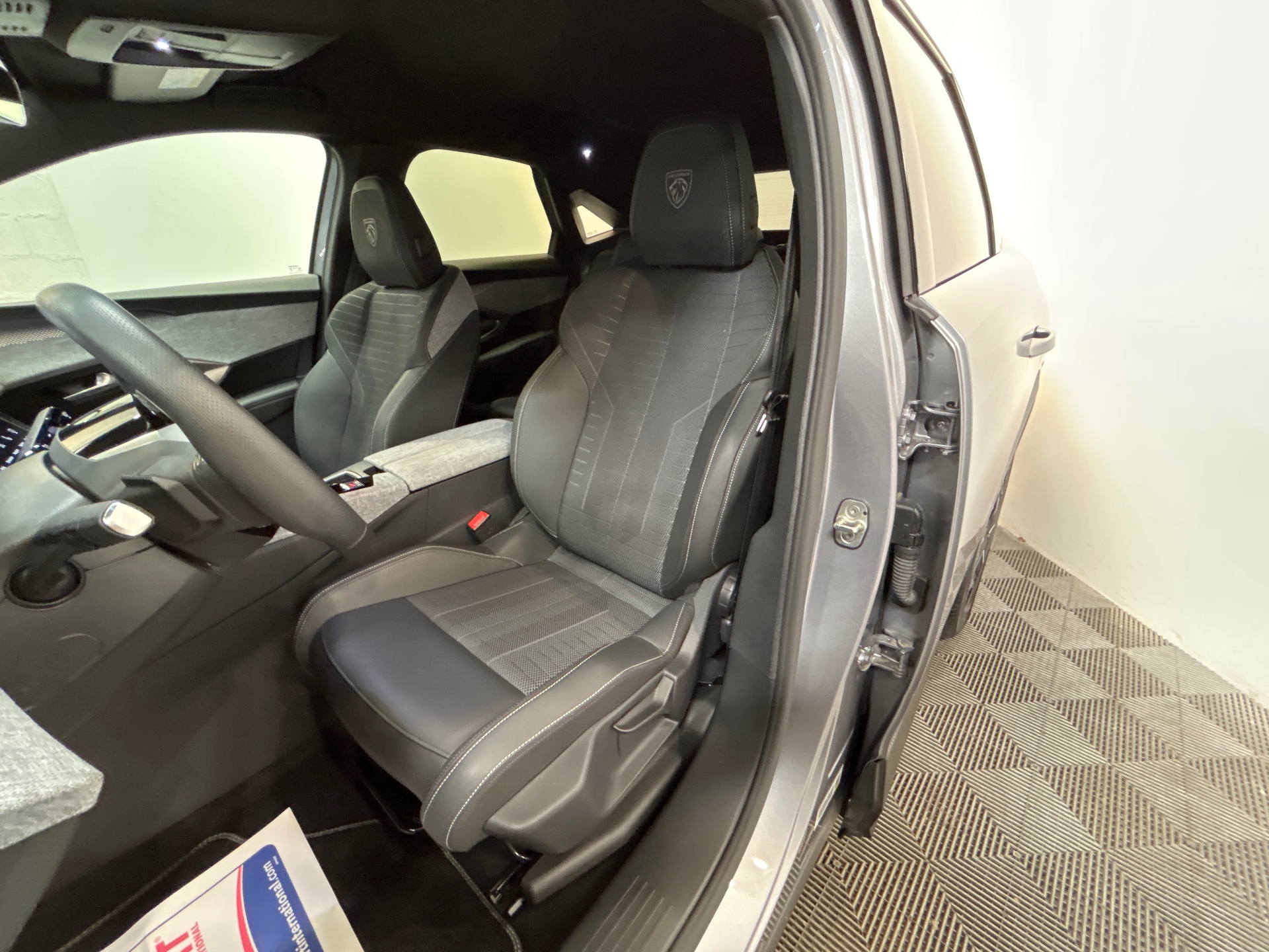 PEUGEOT 3008 Hybrid 145 e-DCS6 GT