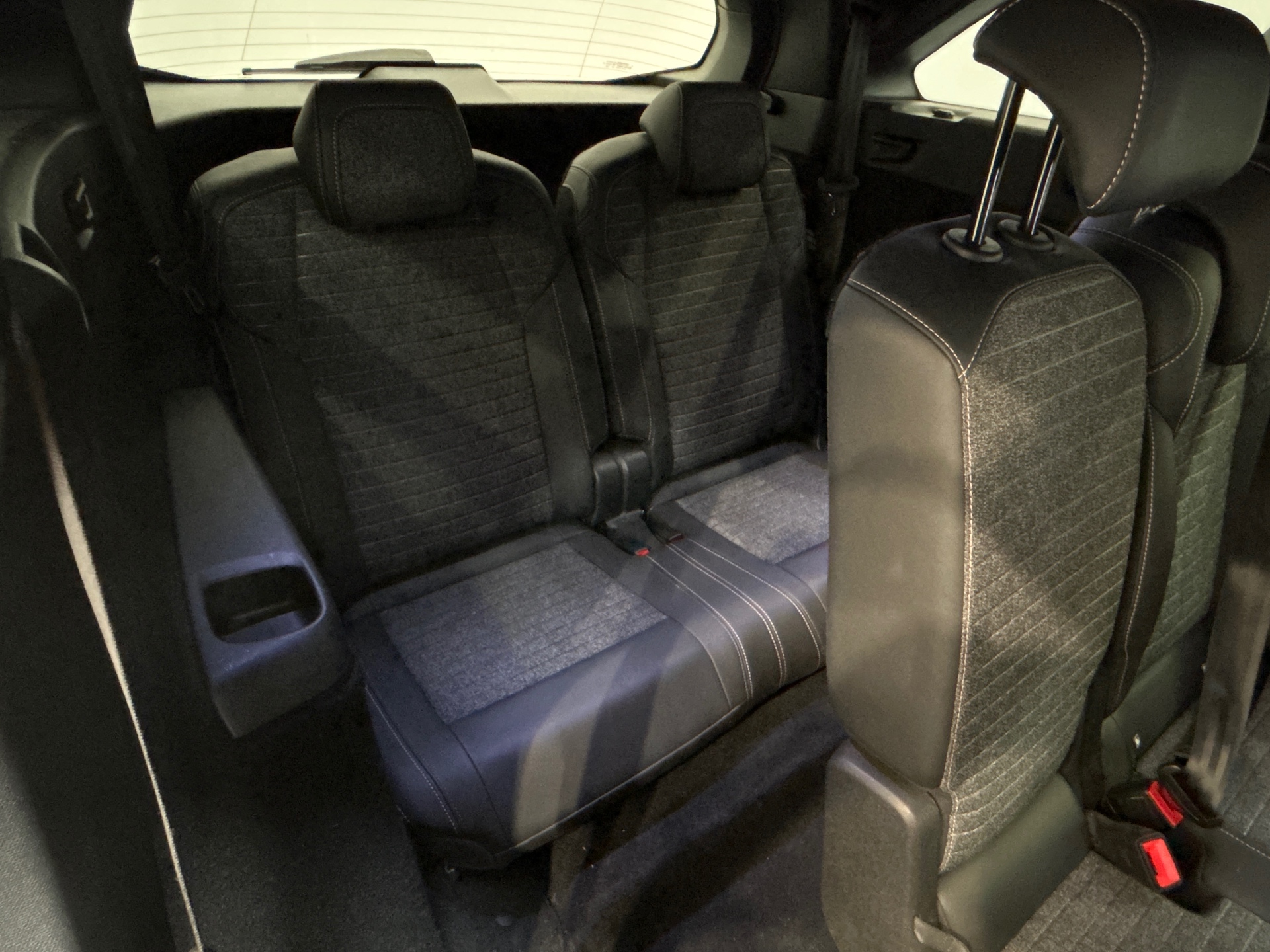 PEUGEOT 5008 Hybrid 145 ch e-DCS6 Allure