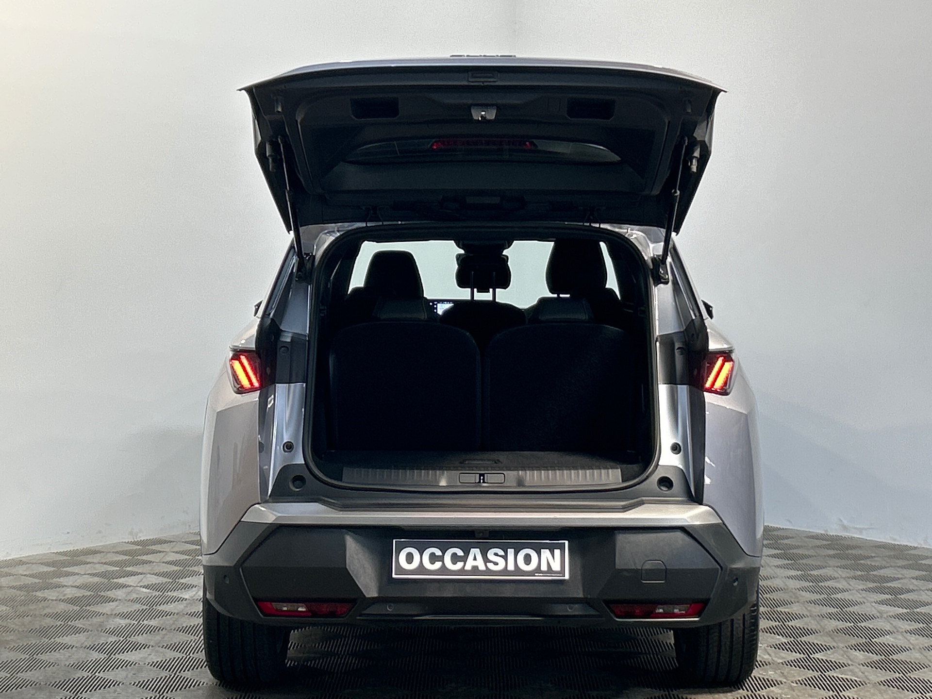 PEUGEOT 5008 Hybrid 145 ch e-DCS6 Allure