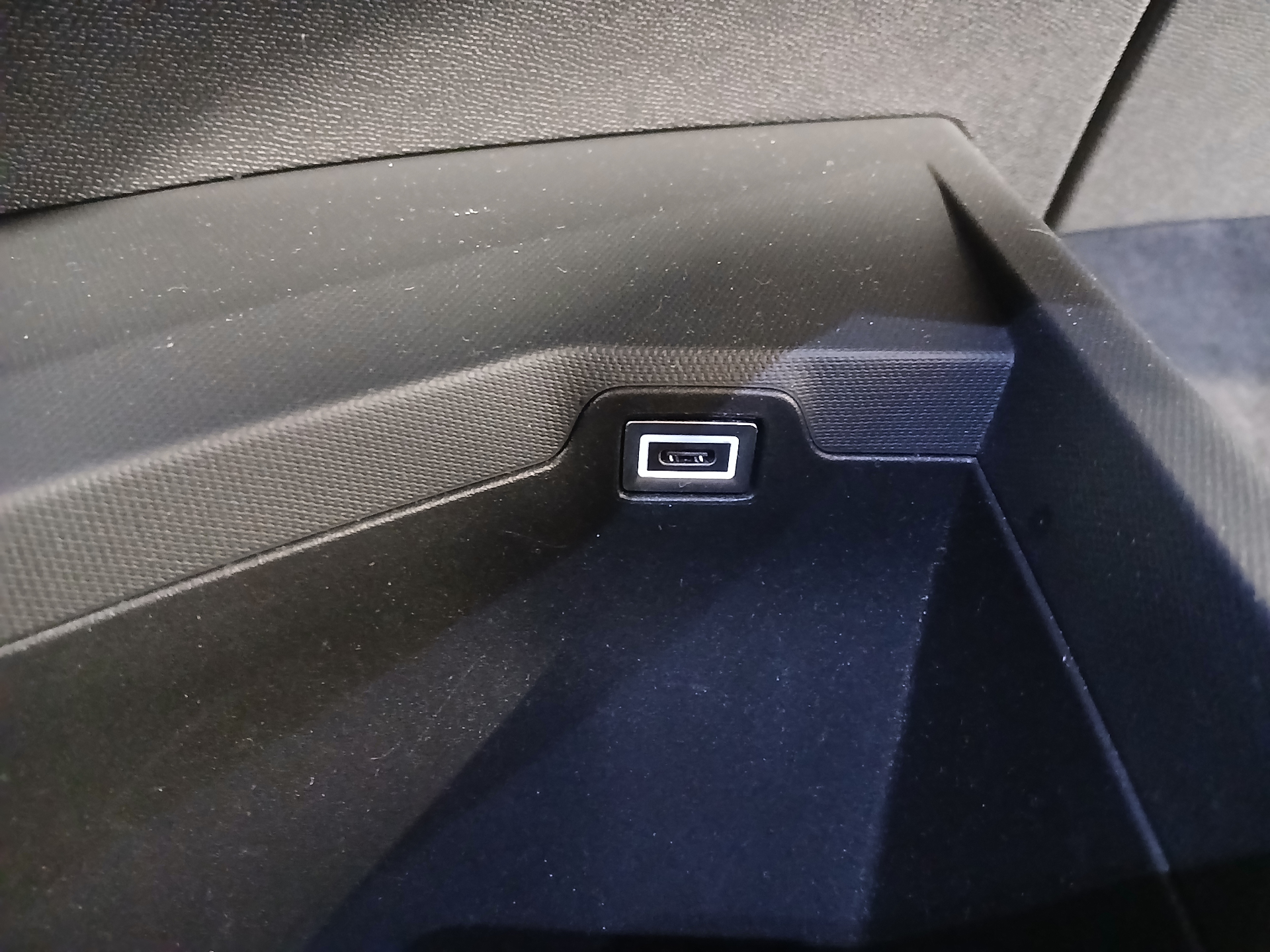 PEUGEOT 5008 Hybrid 145 ch e-DCS6 Allure