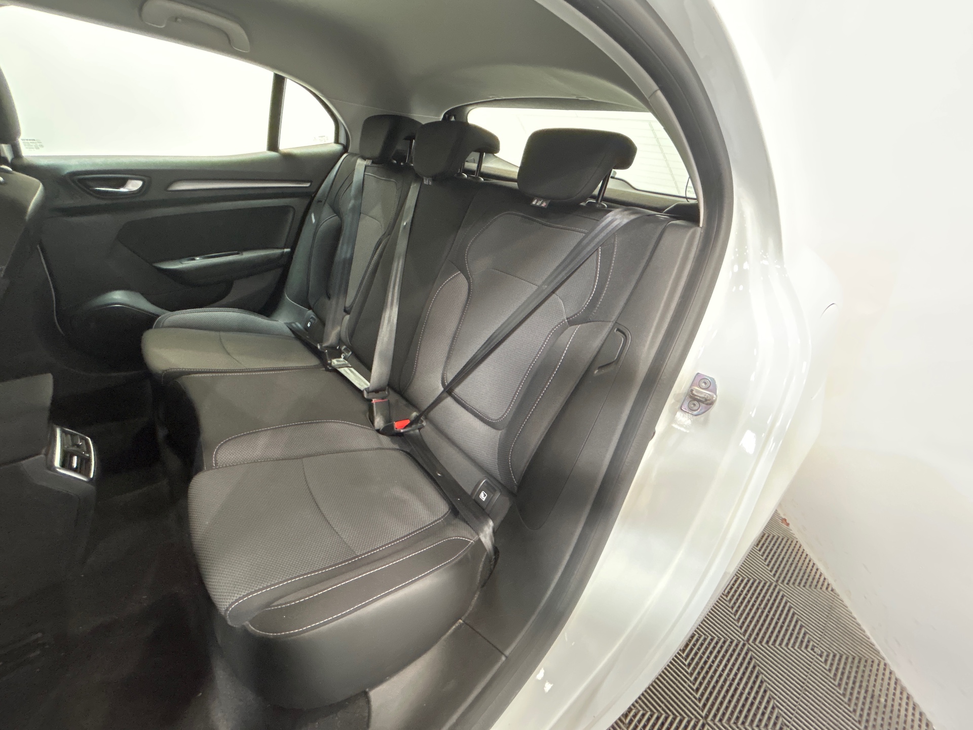 RENAULT MEGANE IV BERLINE evolution E-Tech plug-in hybrid 160