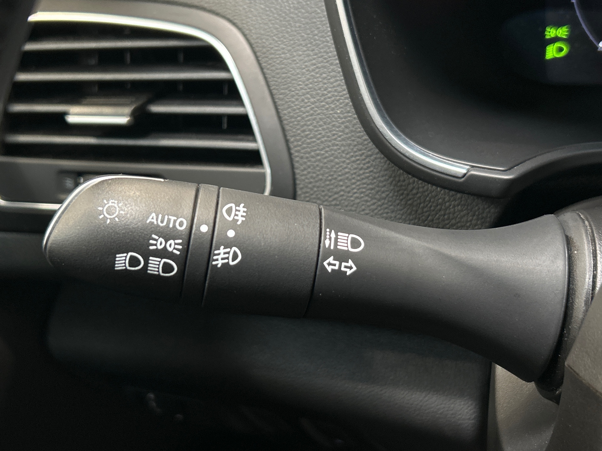 RENAULT MEGANE IV BERLINE evolution E-Tech plug-in hybrid 160
