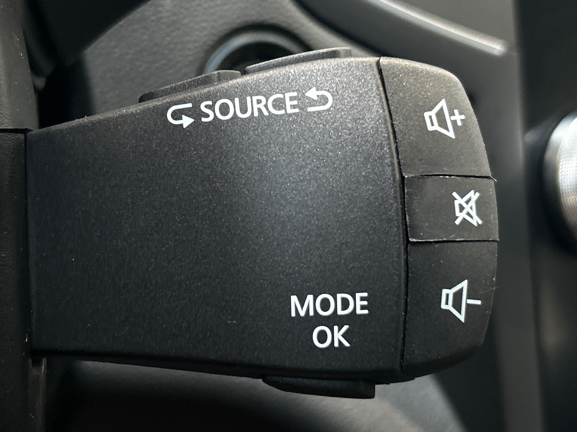 RENAULT MEGANE IV BERLINE evolution E-Tech plug-in hybrid 160