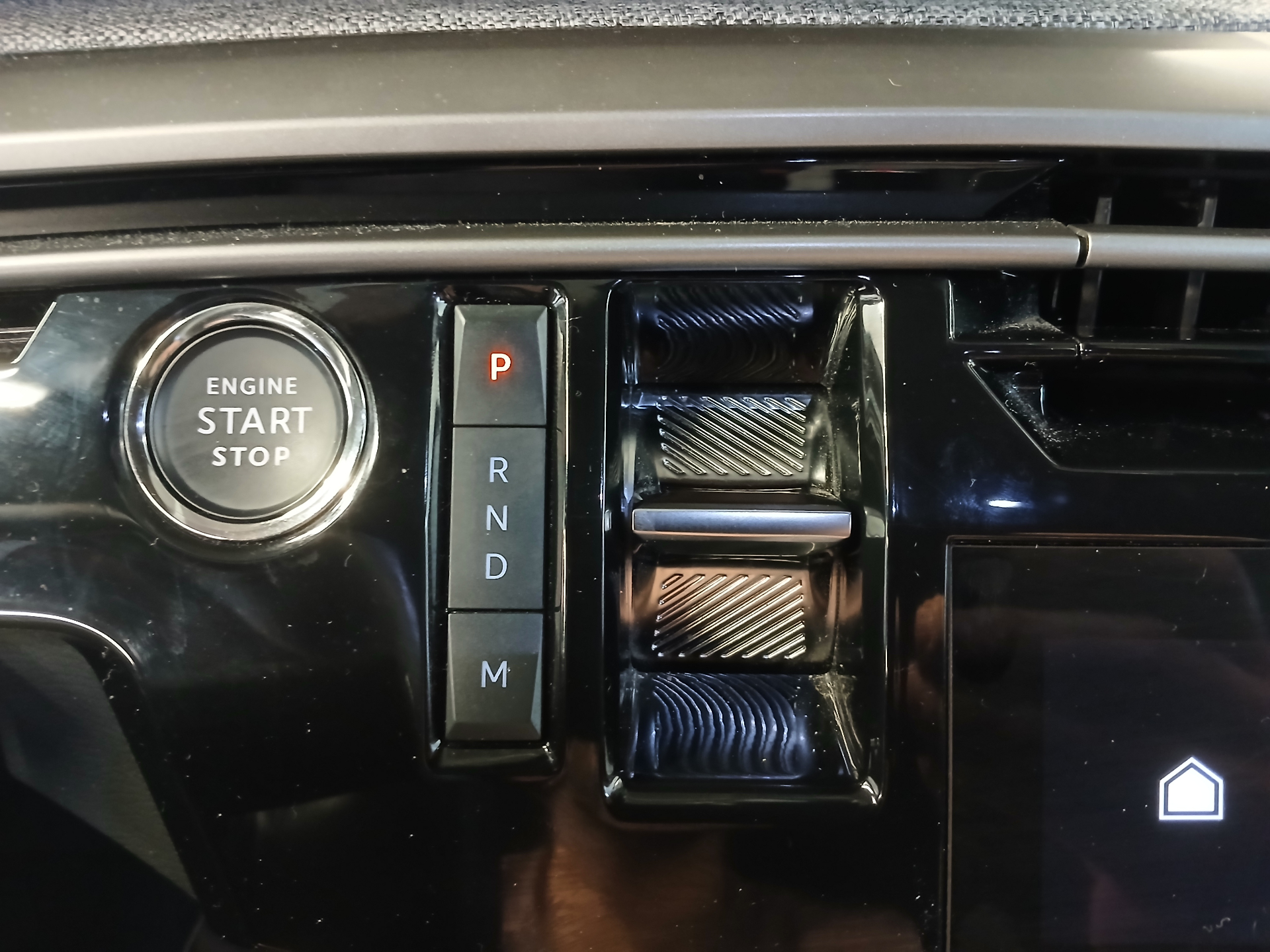 PEUGEOT 3008 Hybrid 145 e-DCS6 Allure