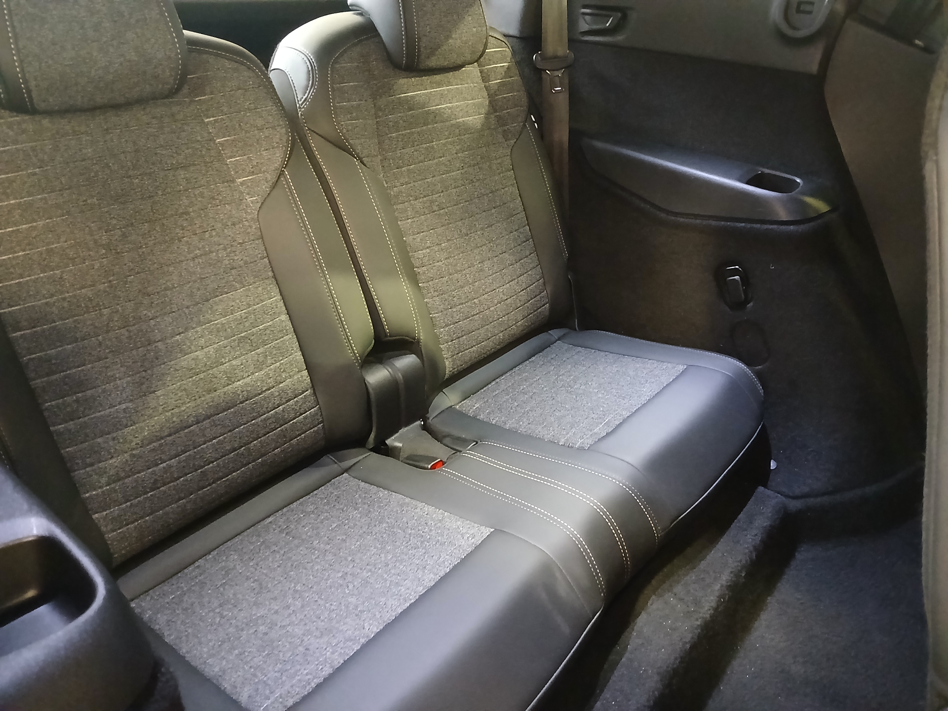PEUGEOT 5008 Hybrid 145 ch e-DCS6 Allure