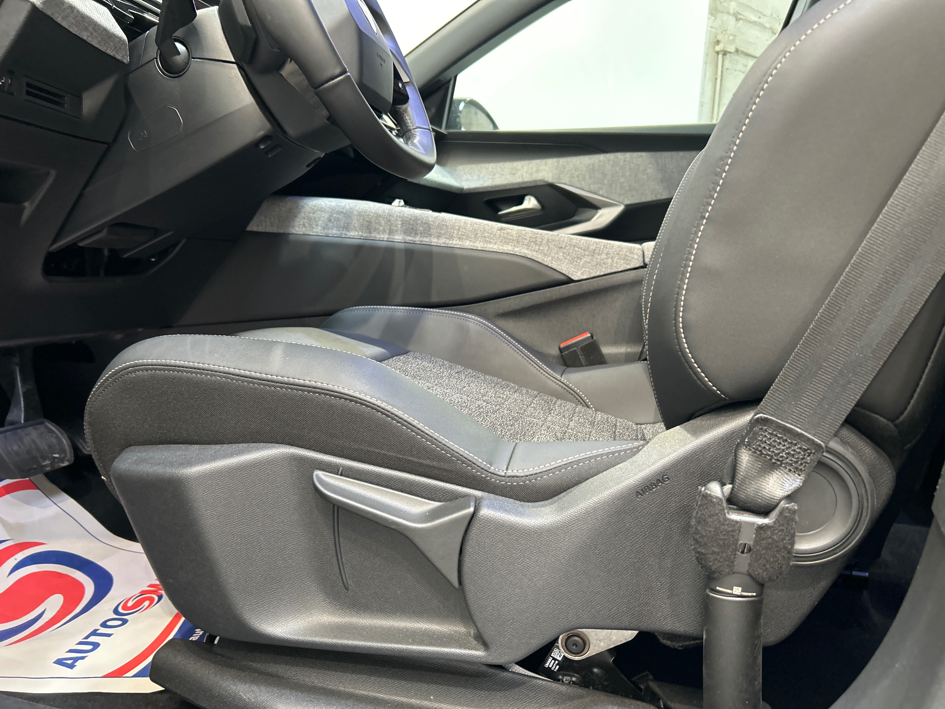 PEUGEOT 5008 Hybrid 145 ch e-DCS6 Allure