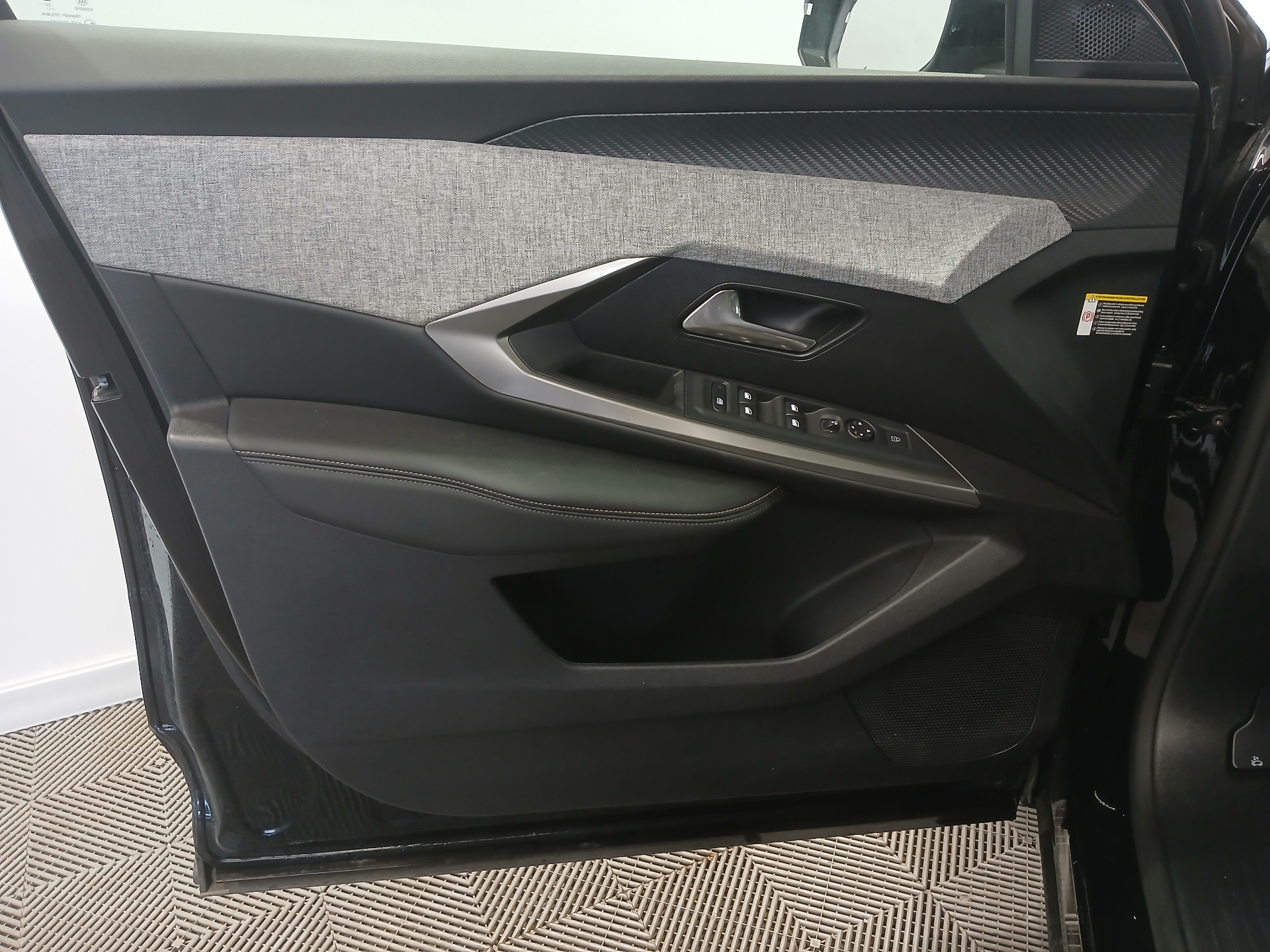 PEUGEOT 3008 Hybrid 145 e-DCS6 Allure