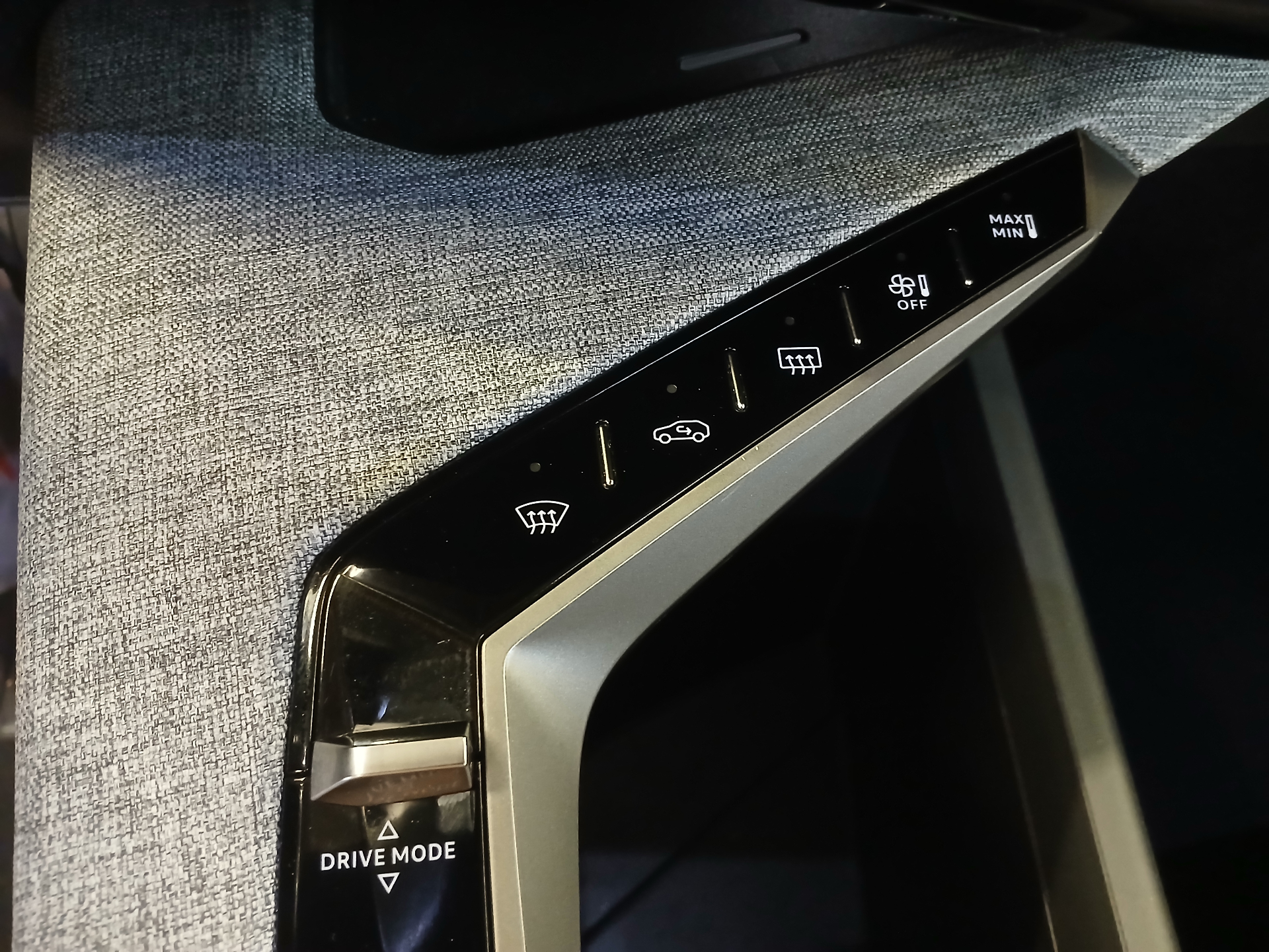 PEUGEOT 5008 Hybrid 145 ch e-DCS6 Allure