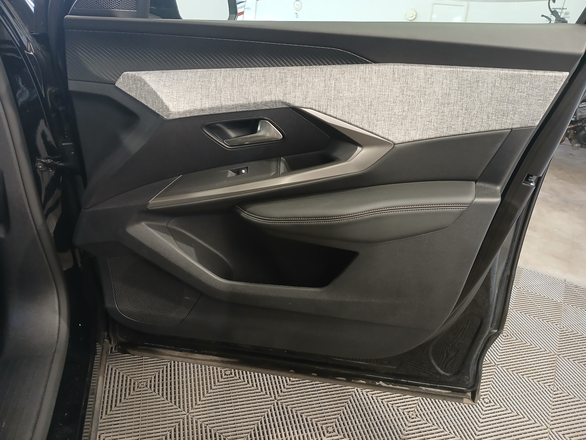 PEUGEOT 3008 Hybrid 145 e-DCS6 Allure