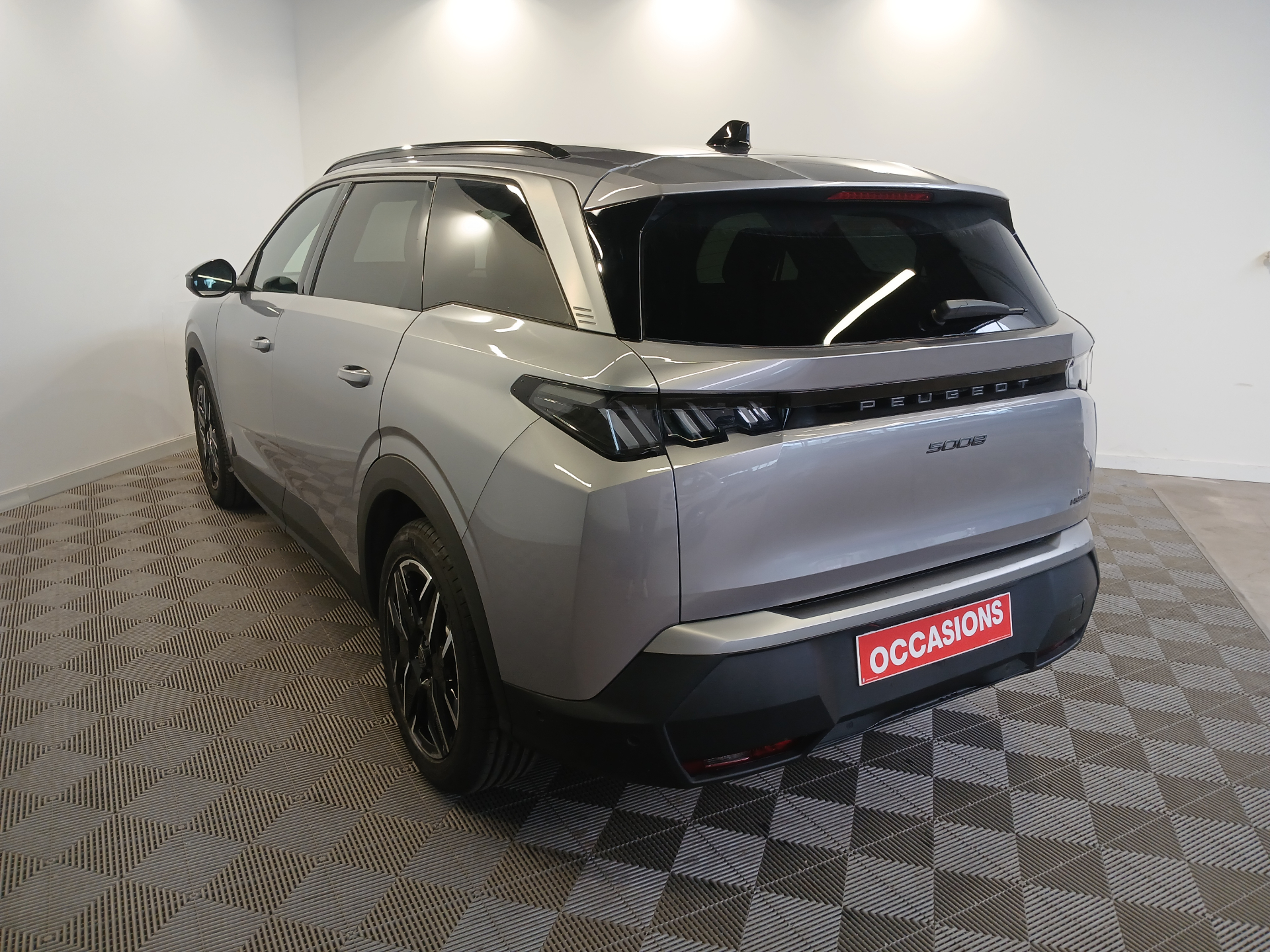 PEUGEOT 5008 Hybrid 145 ch e-DCS6 Allure
