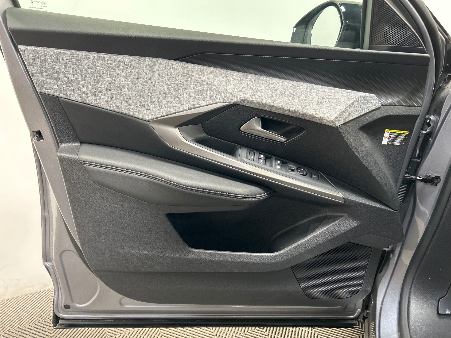 PEUGEOT 5008 Hybrid 145 ch e-DCS6 Allure