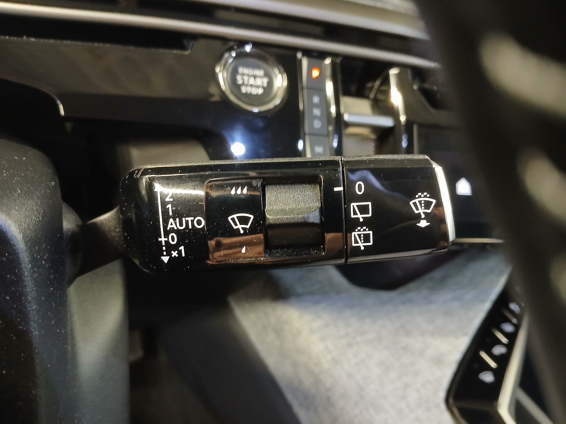 PEUGEOT 5008 Hybrid 145 ch e-DCS6 Allure