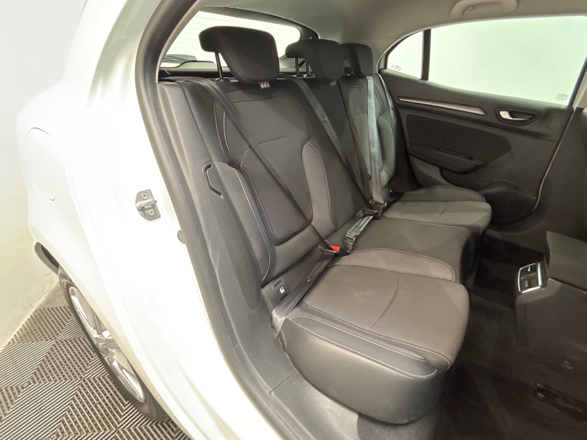 RENAULT MEGANE IV BERLINE evolution E-Tech plug-in hybrid 160
