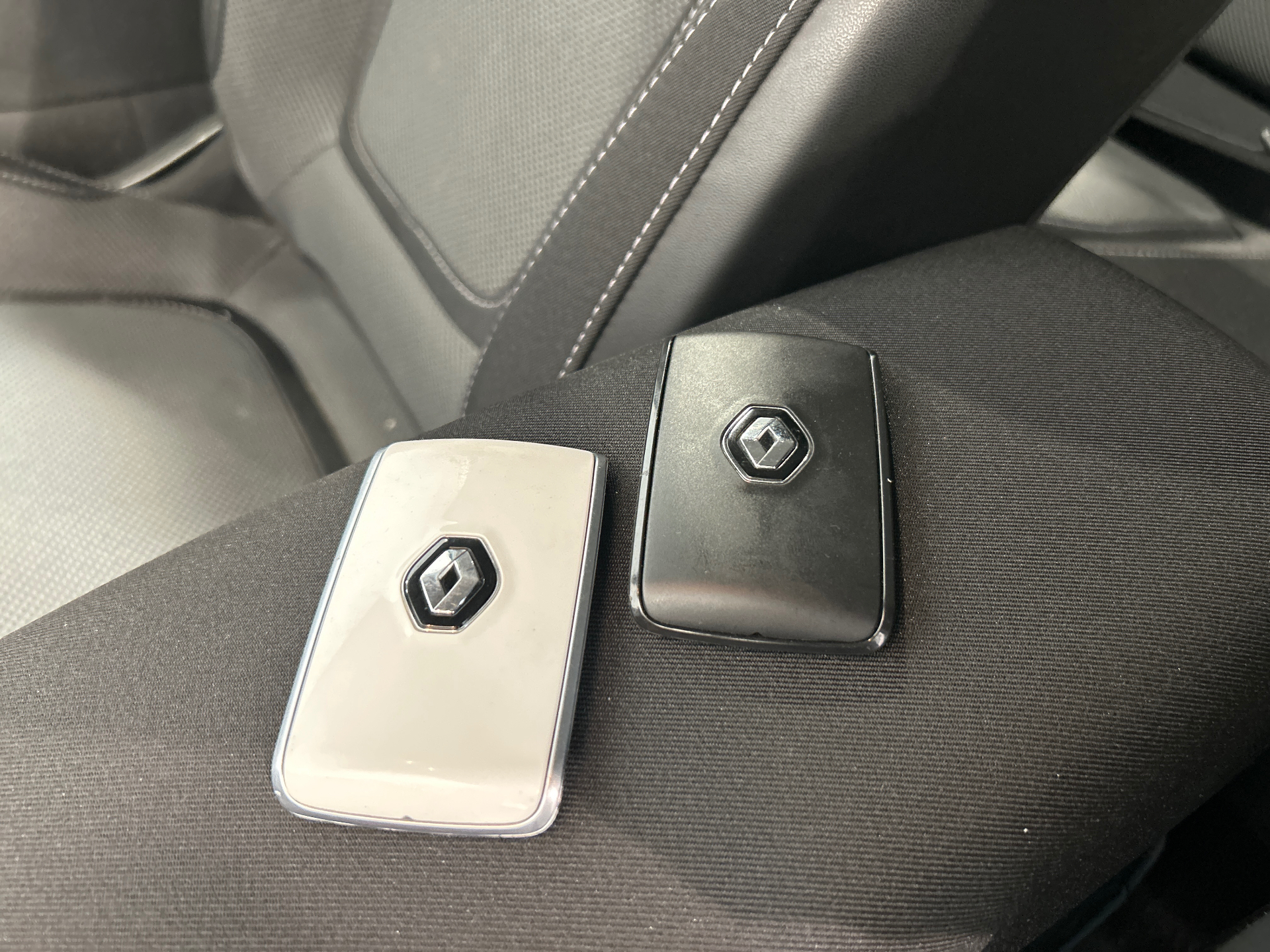 RENAULT MEGANE IV BERLINE evolution E-Tech plug-in hybrid 160