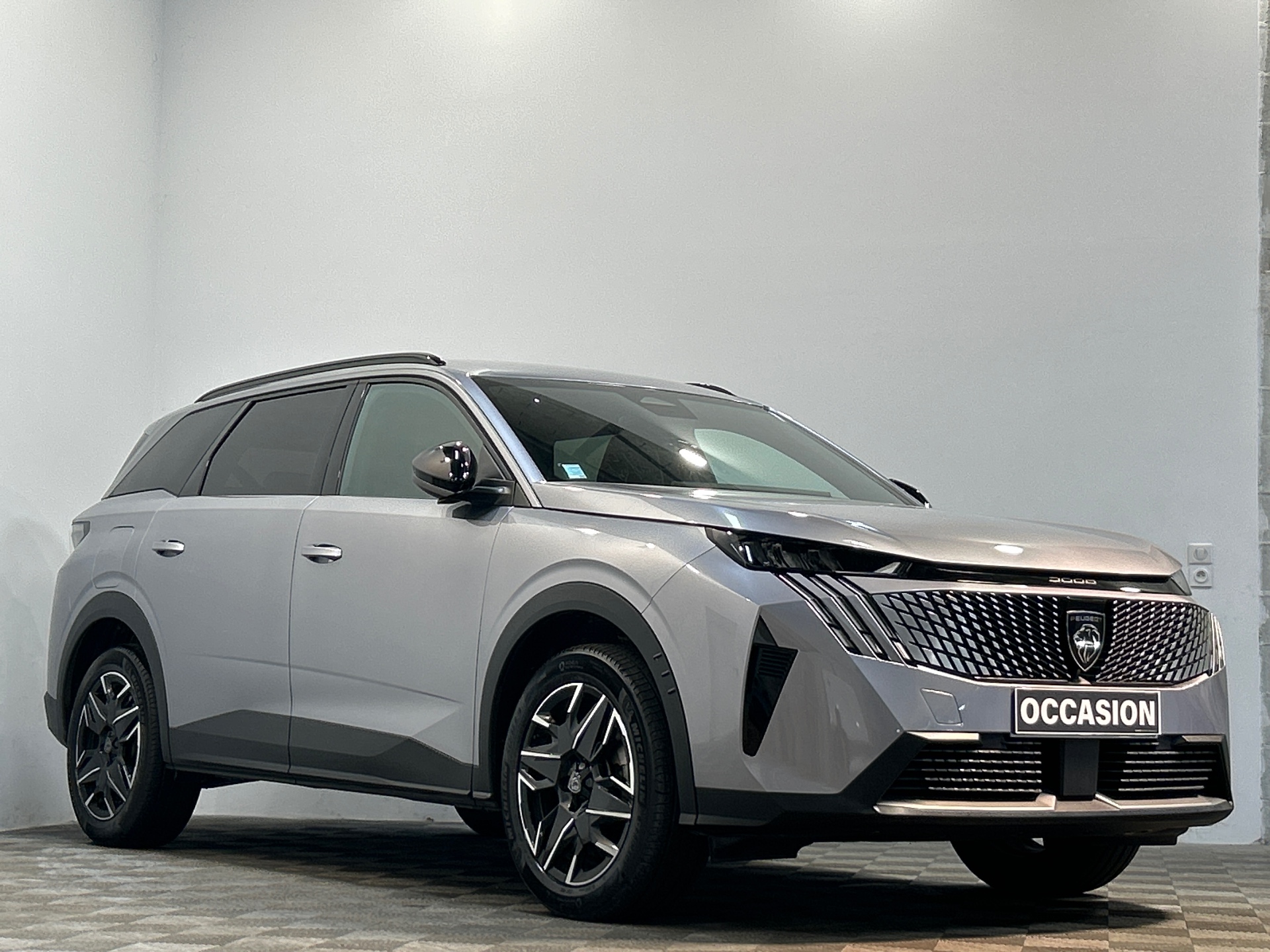 PEUGEOT 5008 Hybrid 145 ch e-DCS6 Allure