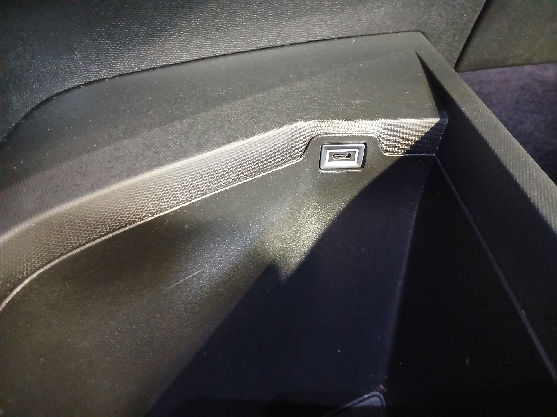 PEUGEOT 5008 Hybrid 145 ch e-DCS6 Allure