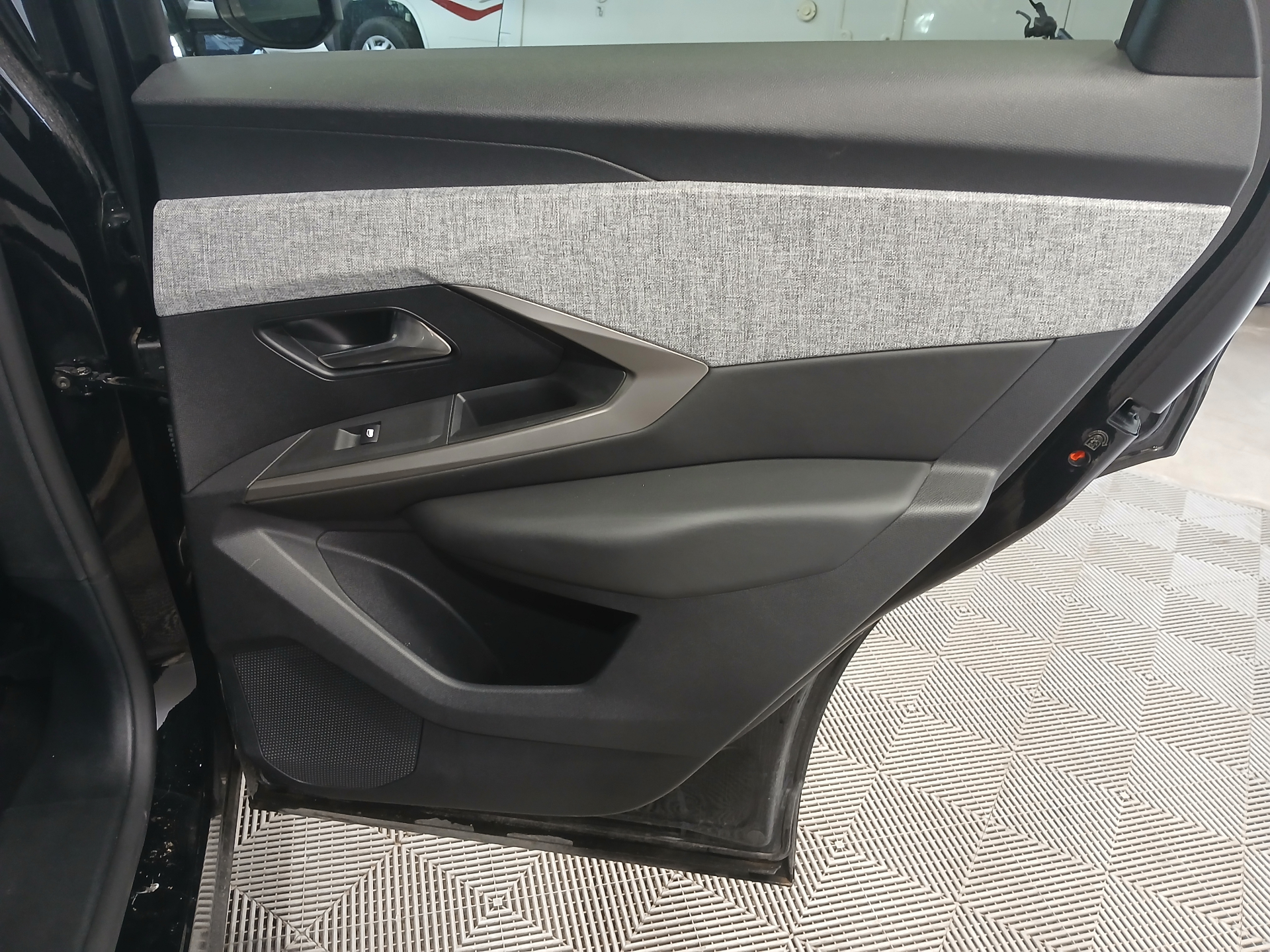 PEUGEOT 3008 Hybrid 145 e-DCS6 Allure