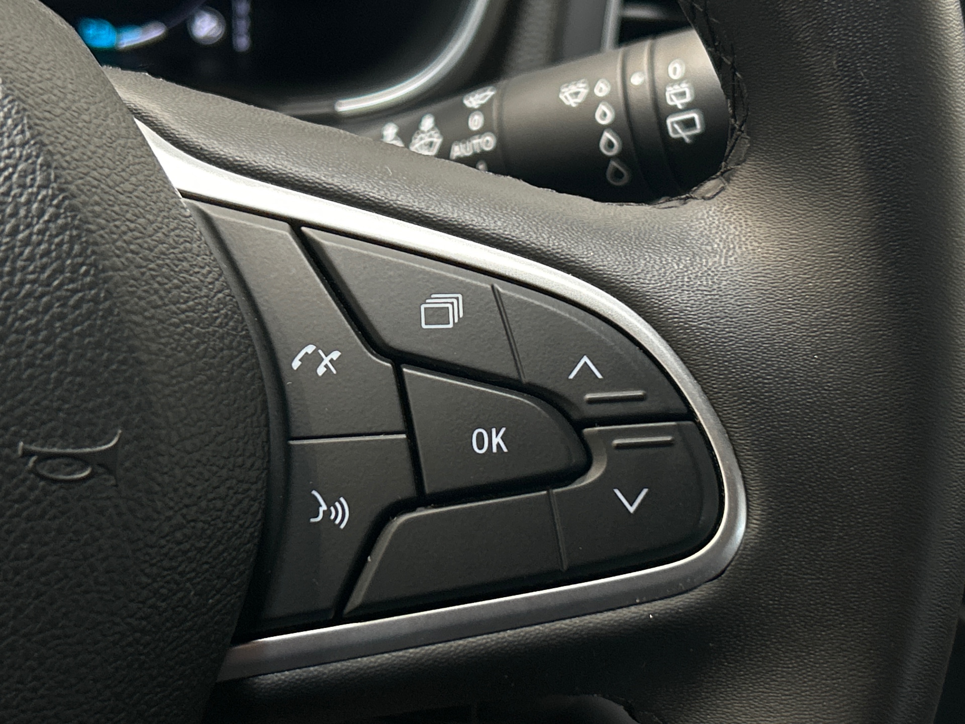 RENAULT MEGANE IV BERLINE evolution E-Tech plug-in hybrid 160