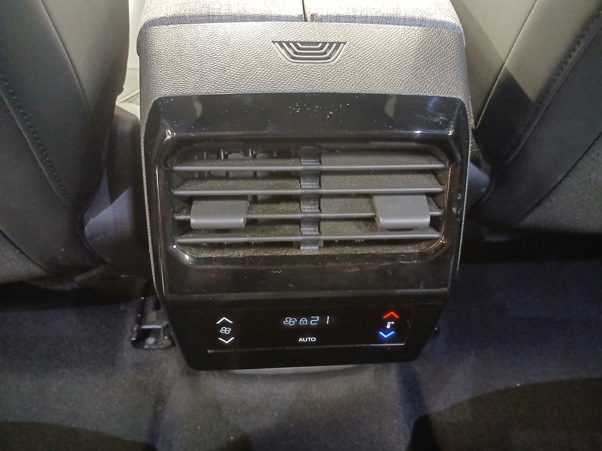PEUGEOT 5008 Hybrid 145 ch e-DCS6 Allure