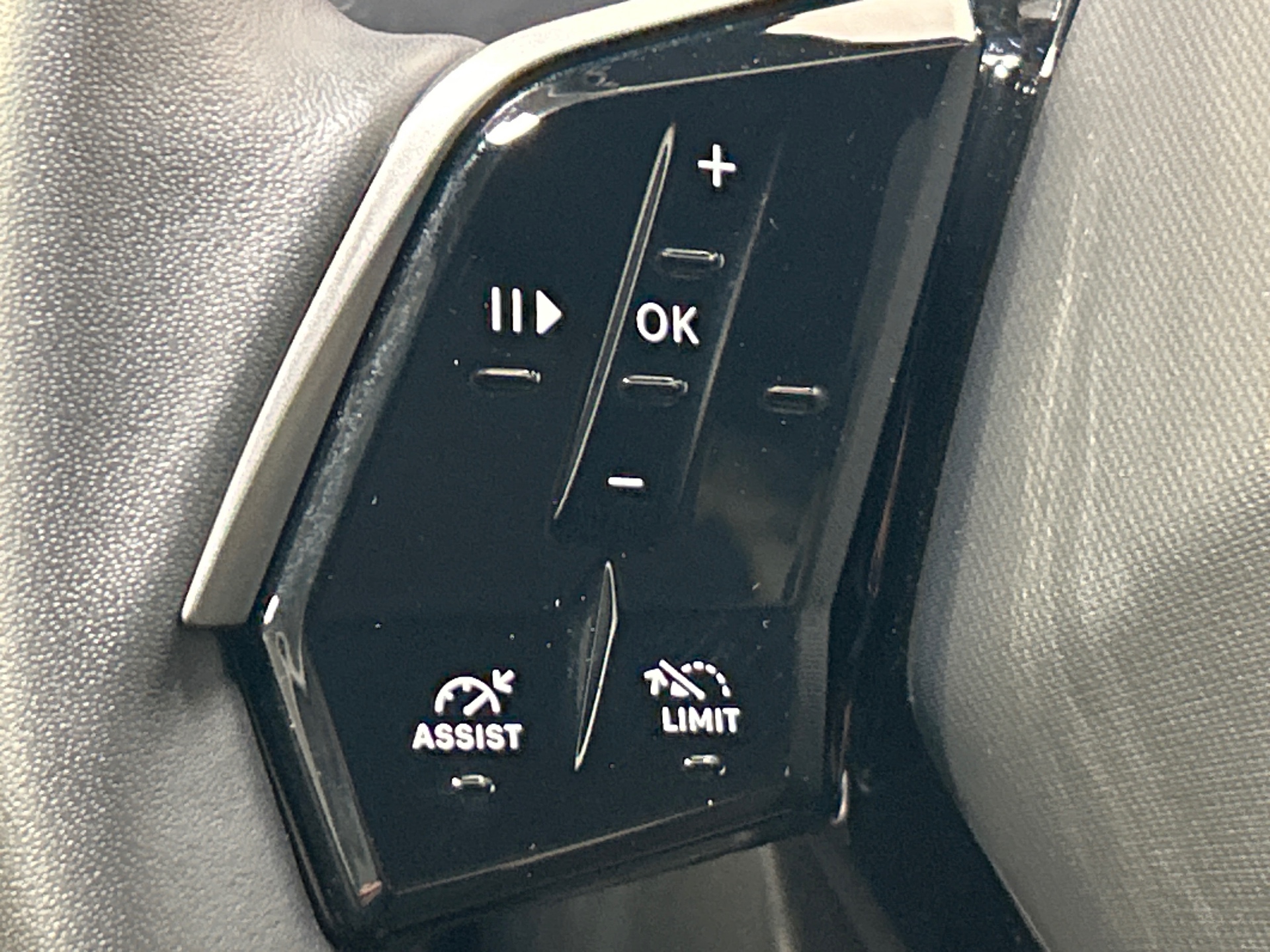 PEUGEOT 5008 Hybrid 145 ch e-DCS6 Allure