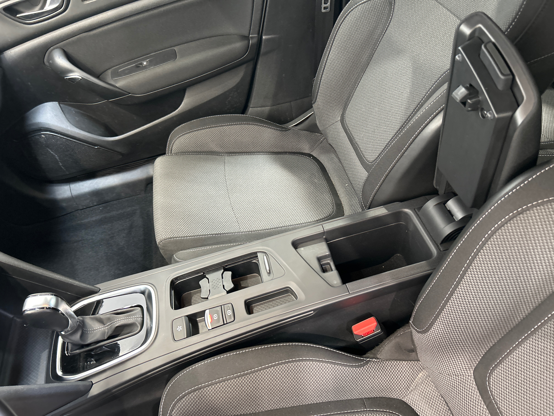 RENAULT MEGANE IV BERLINE evolution E-Tech plug-in hybrid 160