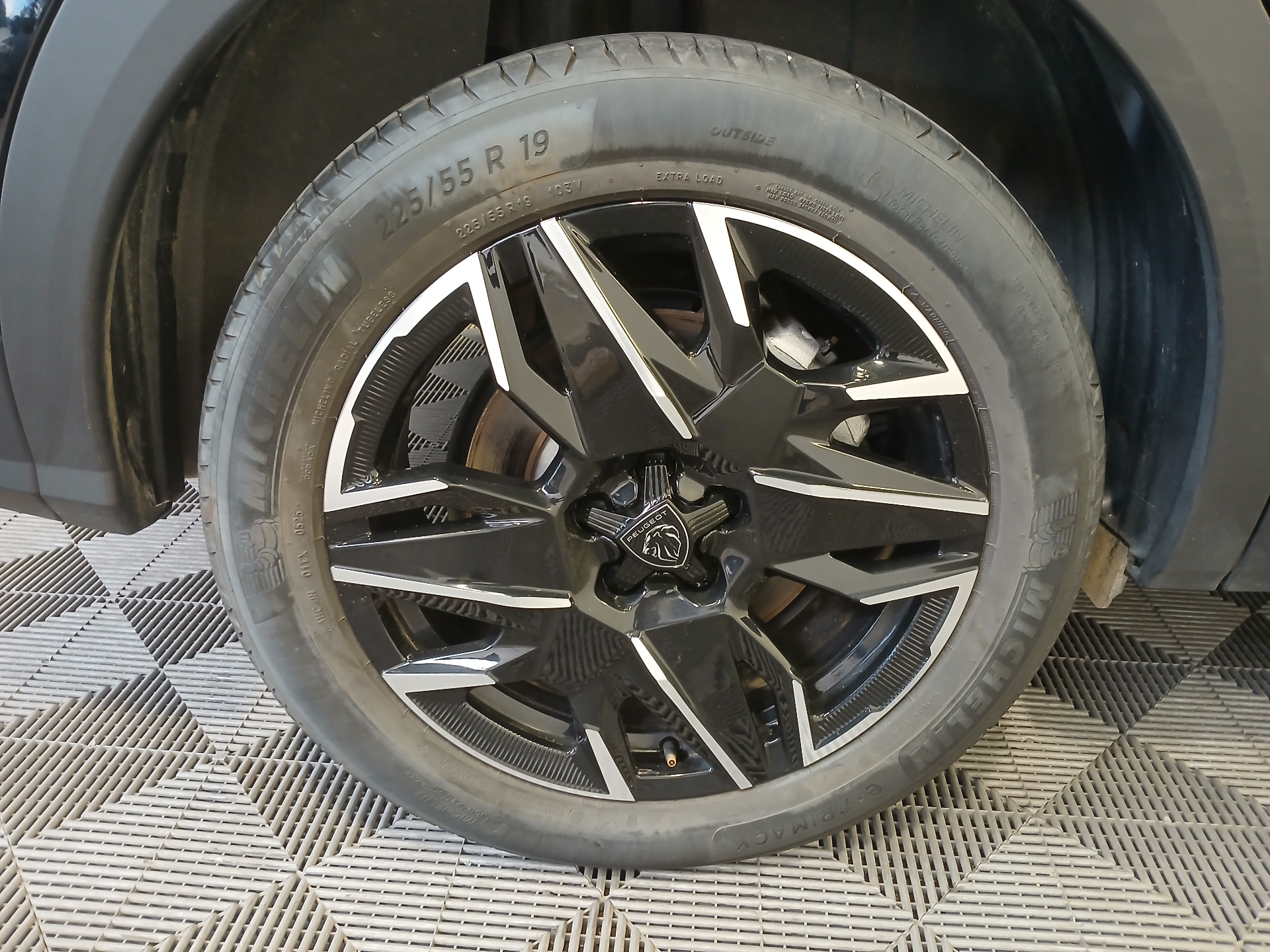 PEUGEOT 5008 Hybrid 145 ch e-DCS6 Allure