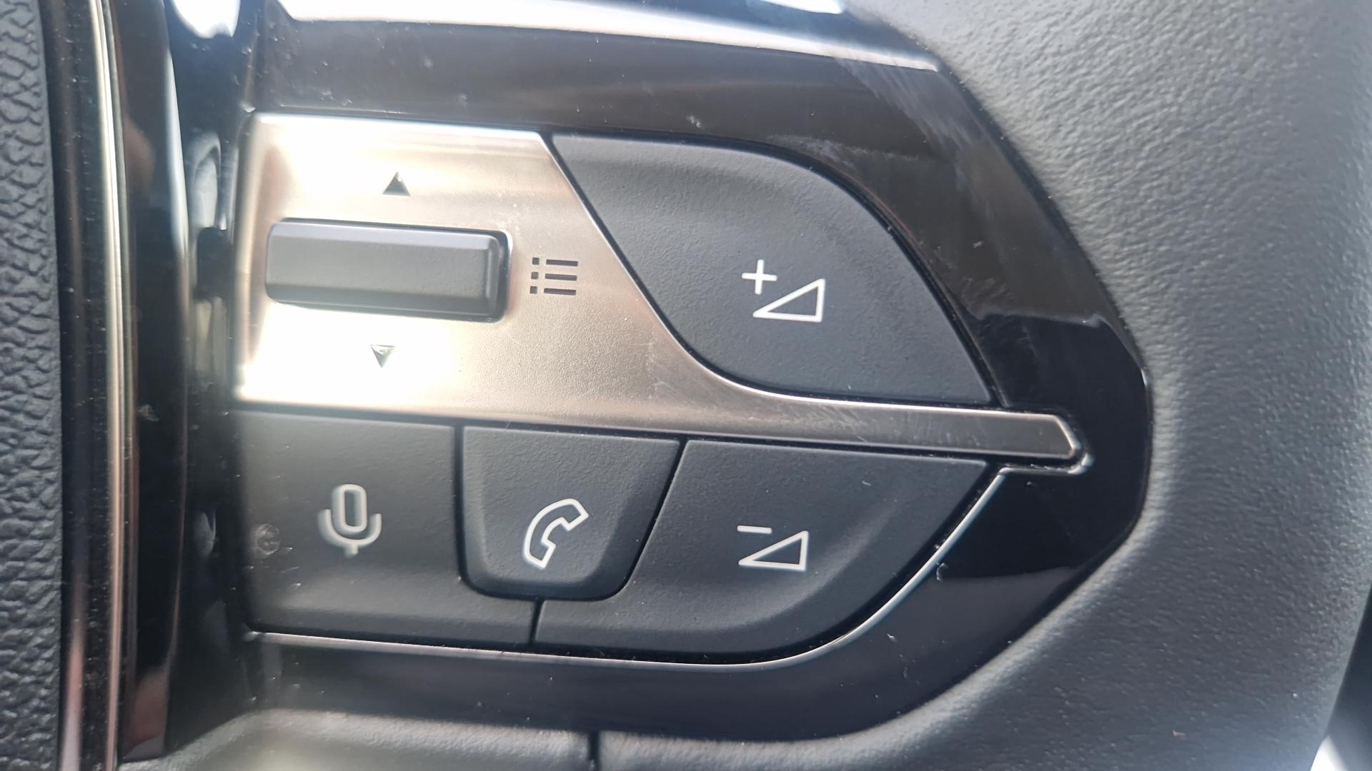 PEUGEOT 408 Hybrid 136 e-DCS6 Allure