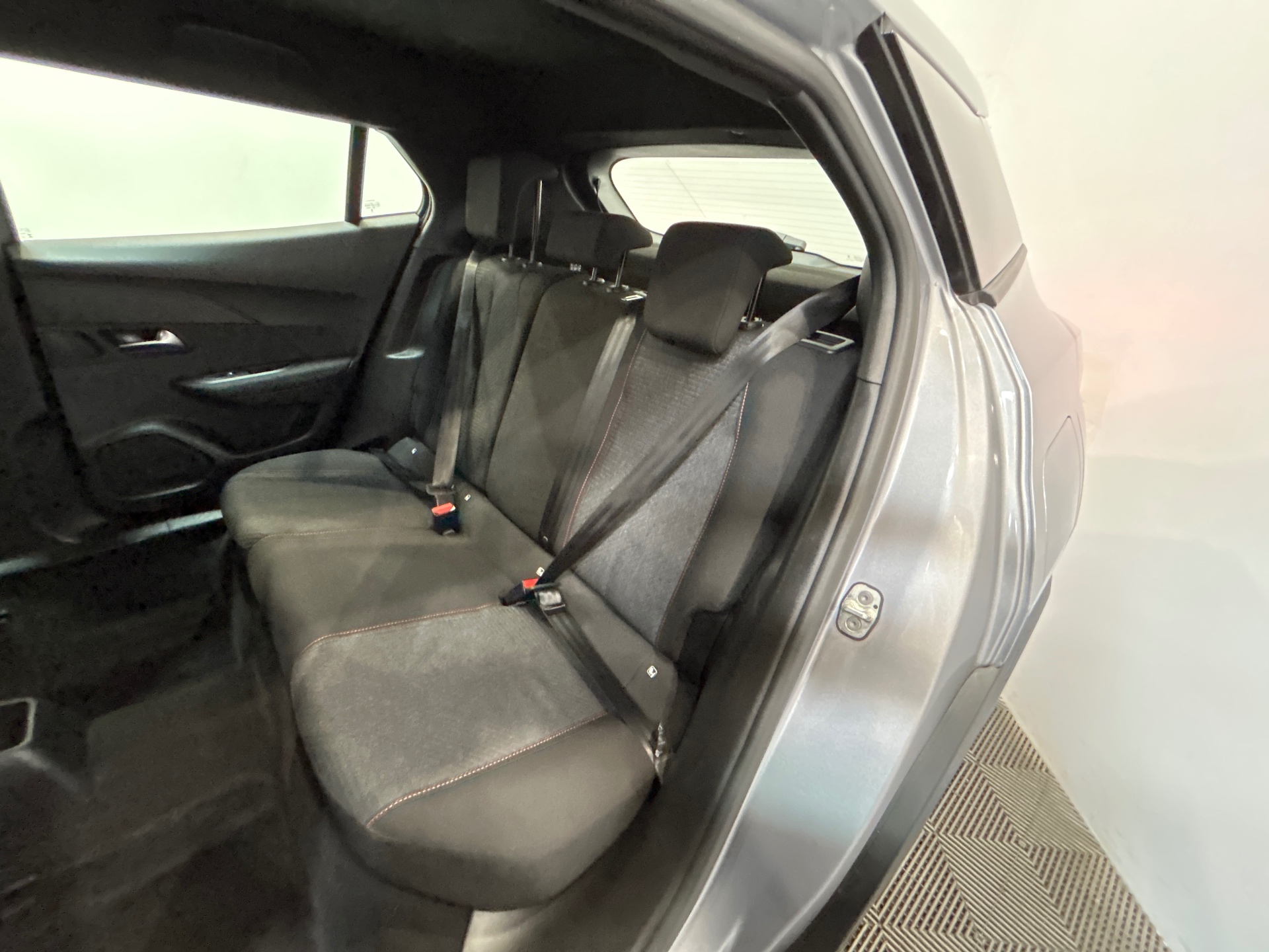 PEUGEOT 2008 Hybrid 145 e-DCS6 Style