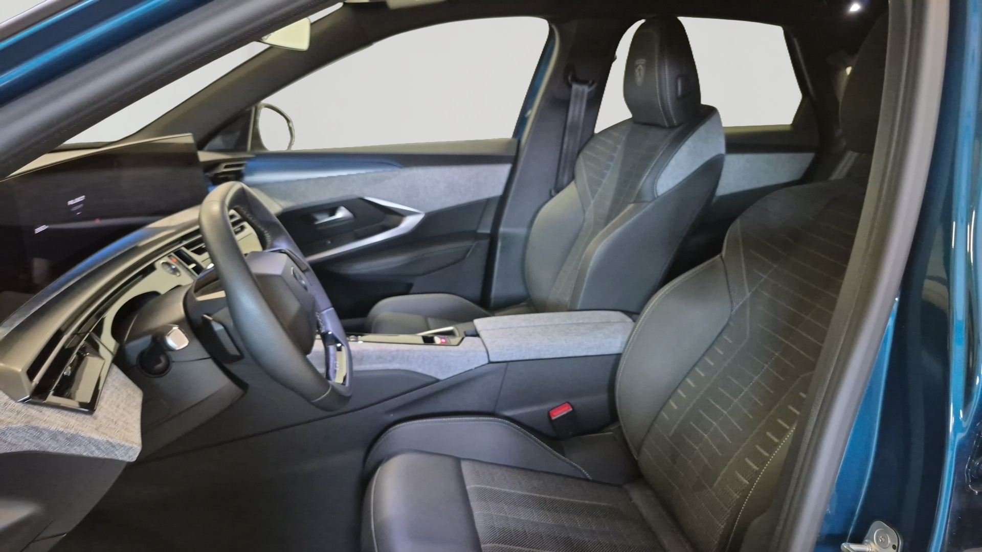 PEUGEOT 3008 Hybrid 145 e-DCS6 GT
