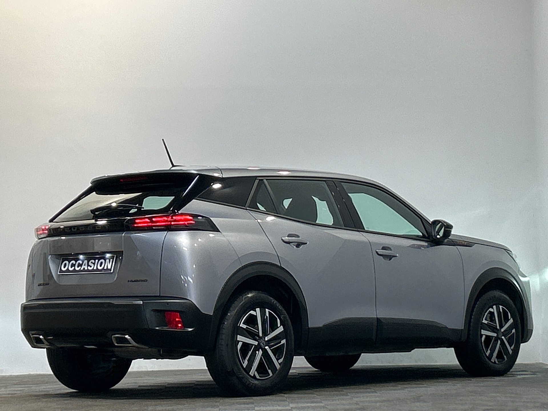 PEUGEOT 2008 Hybrid 145 e-DCS6 Style