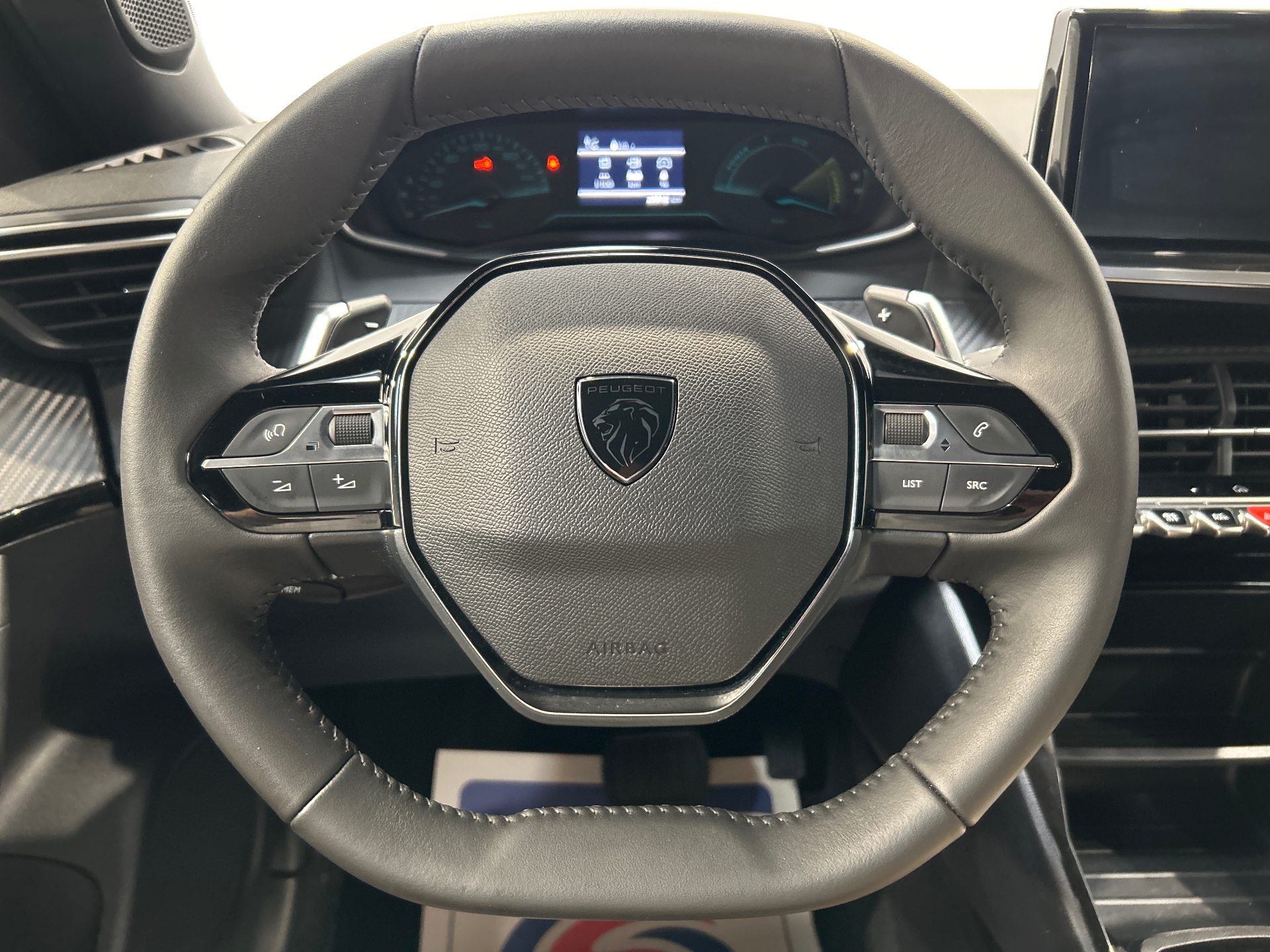 PEUGEOT 2008 Hybrid 145 e-DCS6 Style
