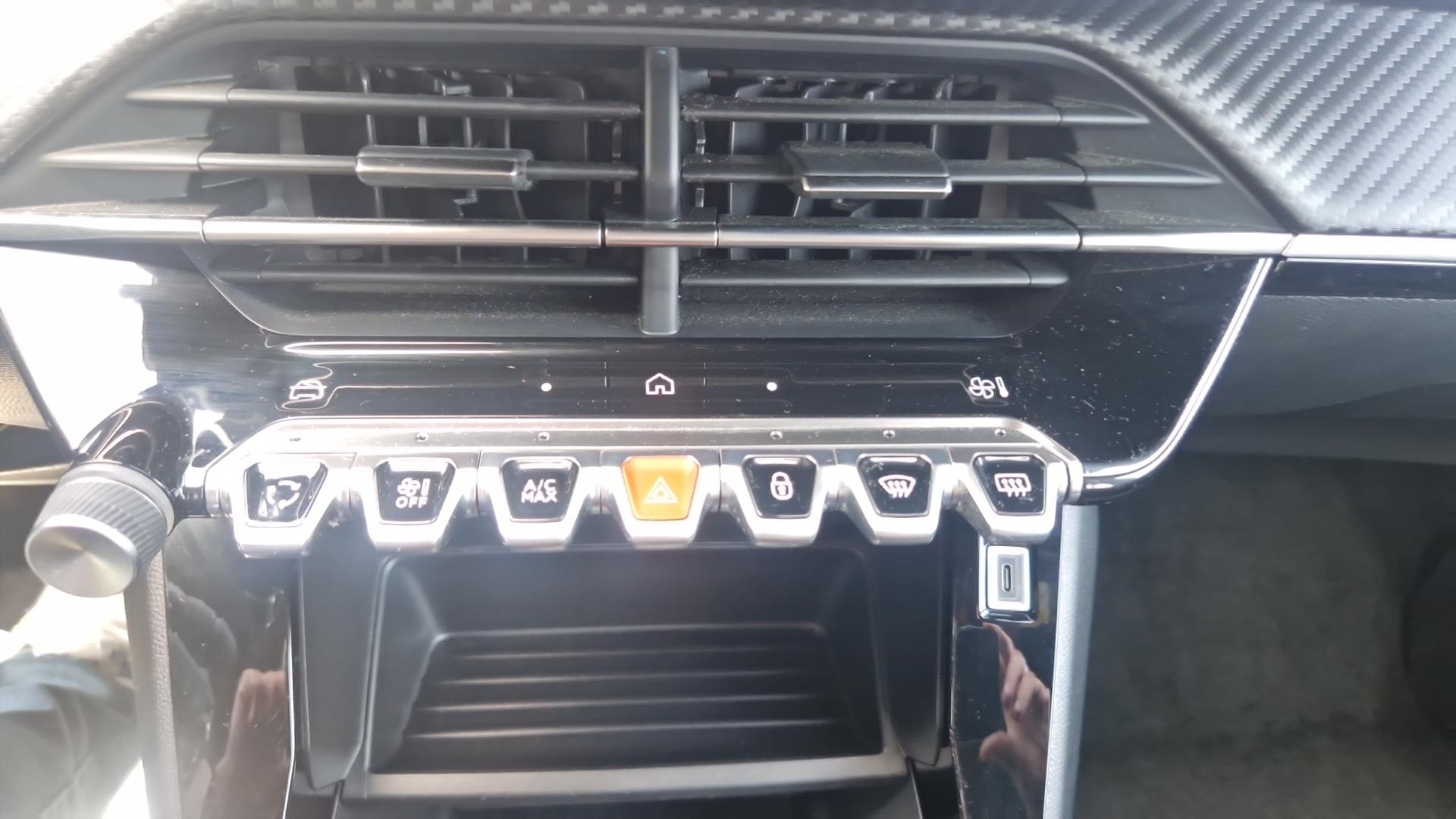 PEUGEOT 2008 Hybrid 145 e-DCS6 Style