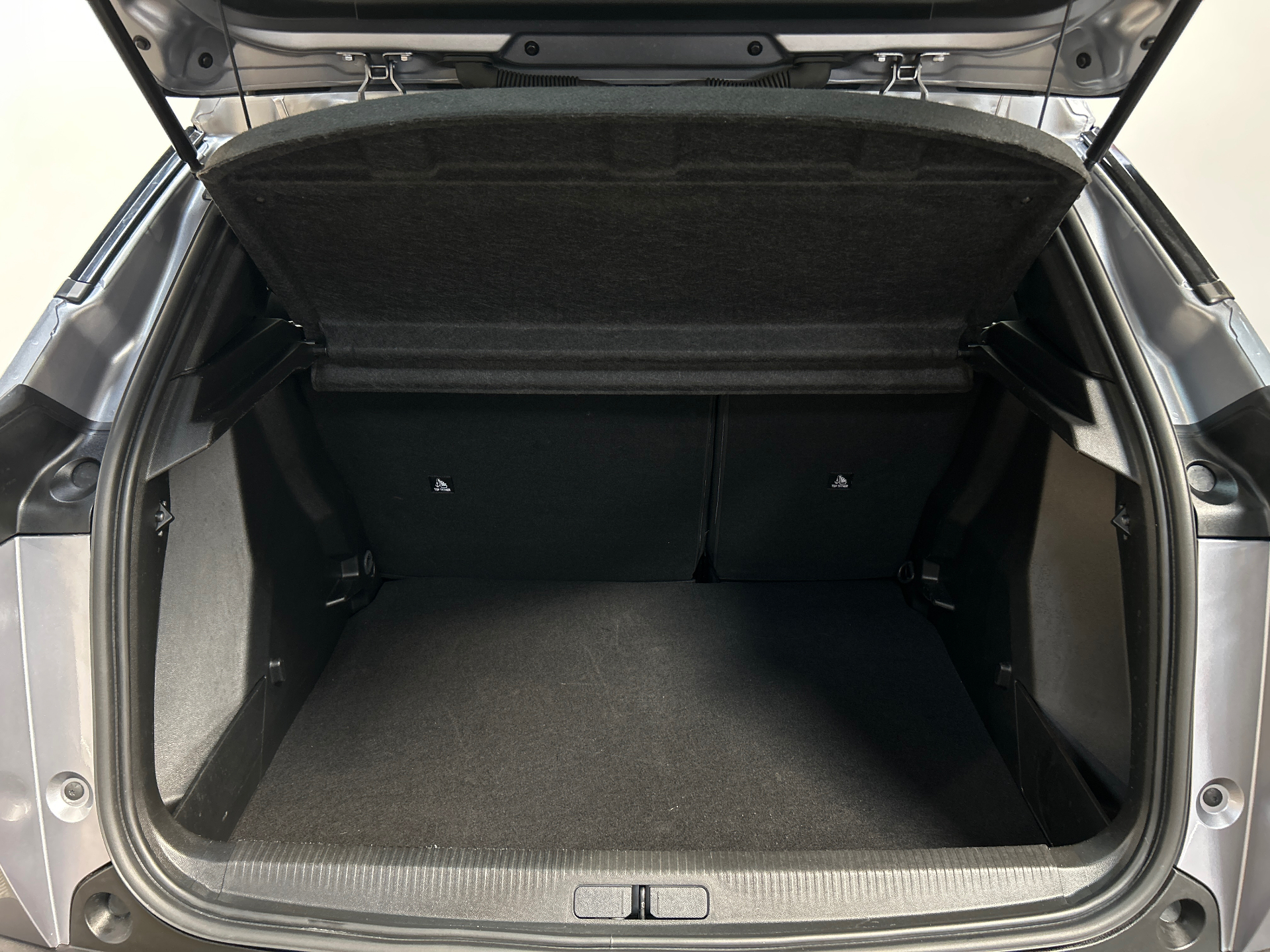 PEUGEOT 2008 Hybrid 145 e-DCS6 Style