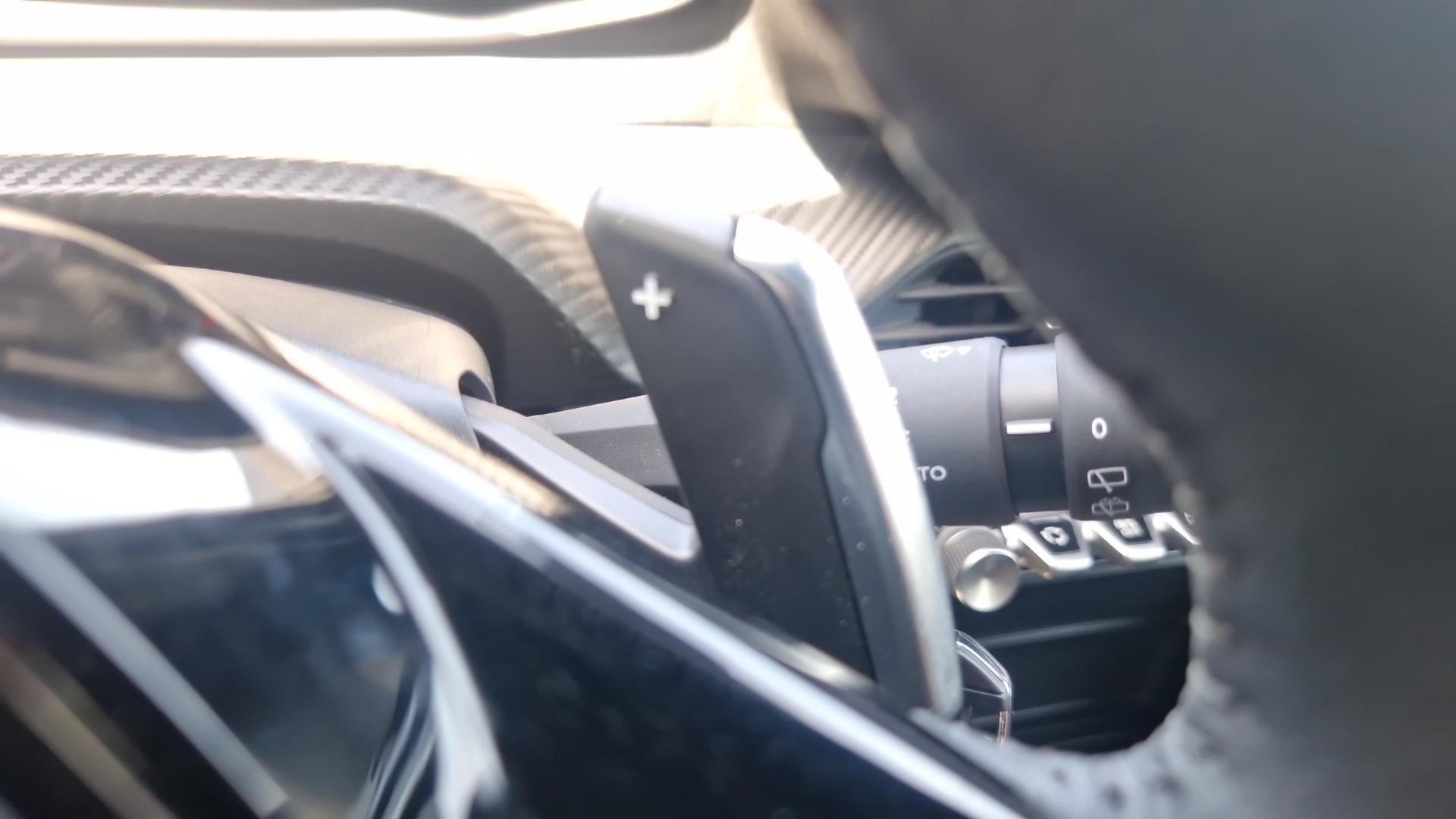 PEUGEOT 2008 Hybrid 145 e-DCS6 Style