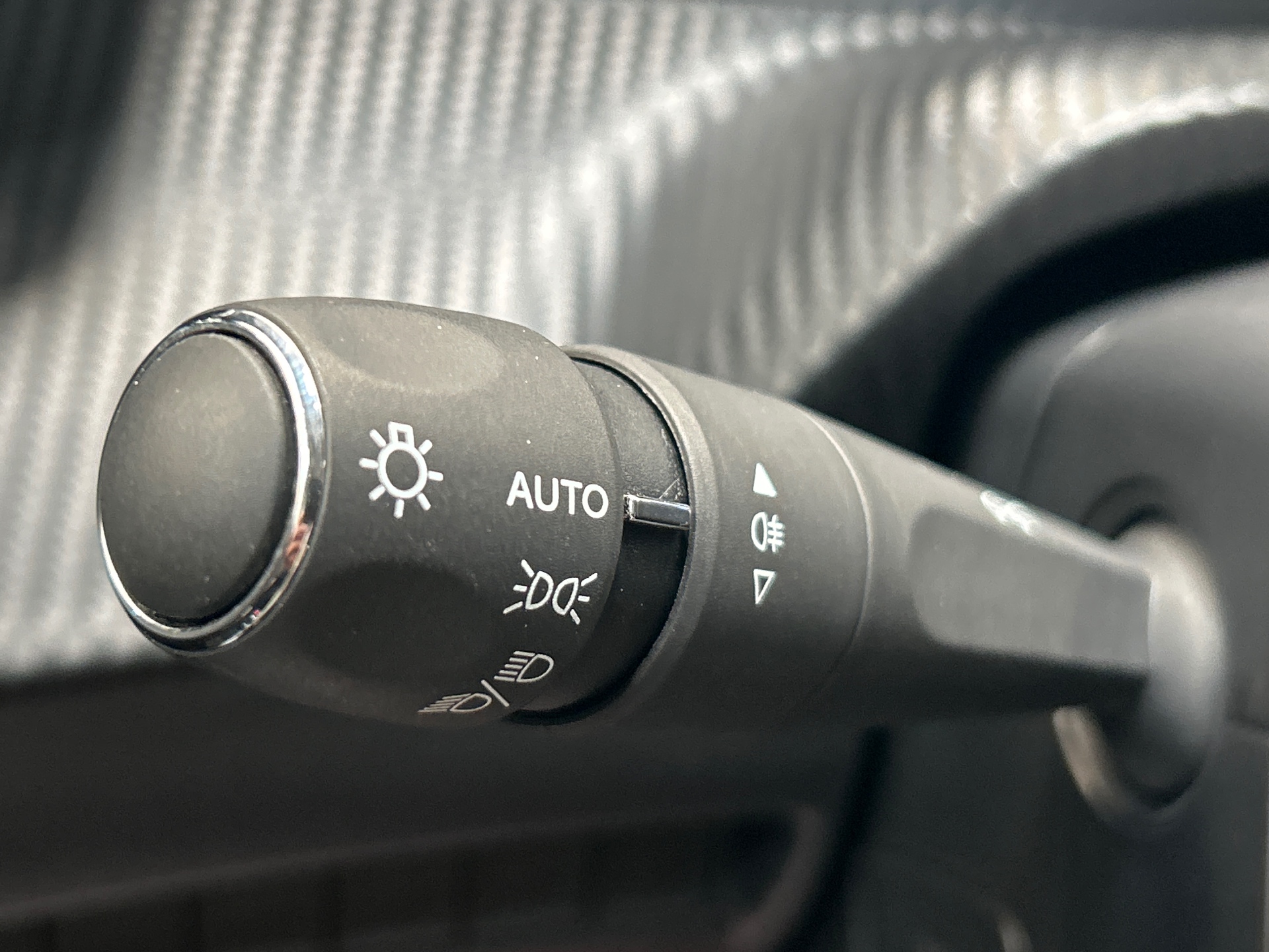 PEUGEOT 208 ALLURE PURETECH 100 S&S BVM6
