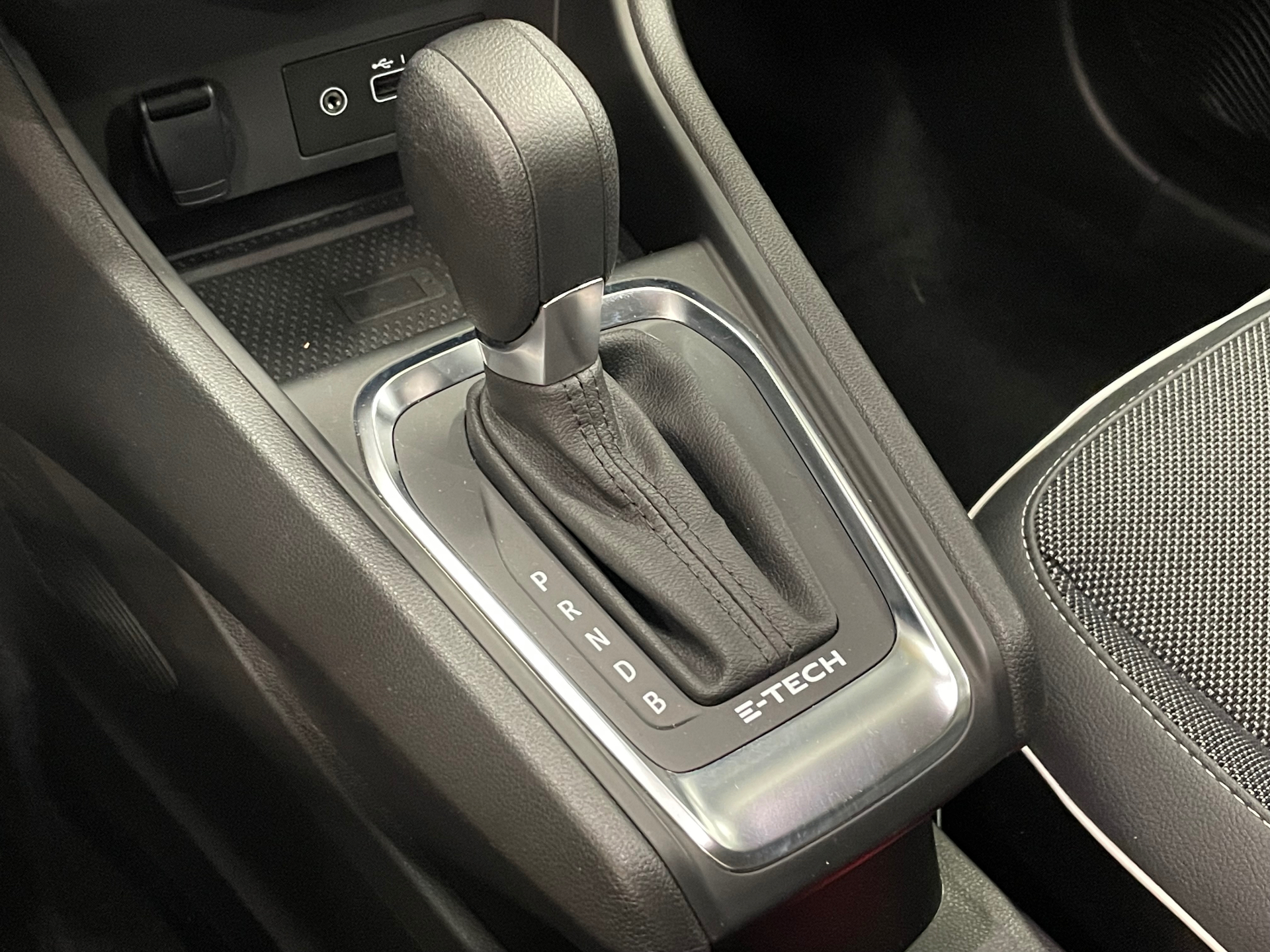 RENAULT CAPTUR techno E-Tech hybride rechargeable 160